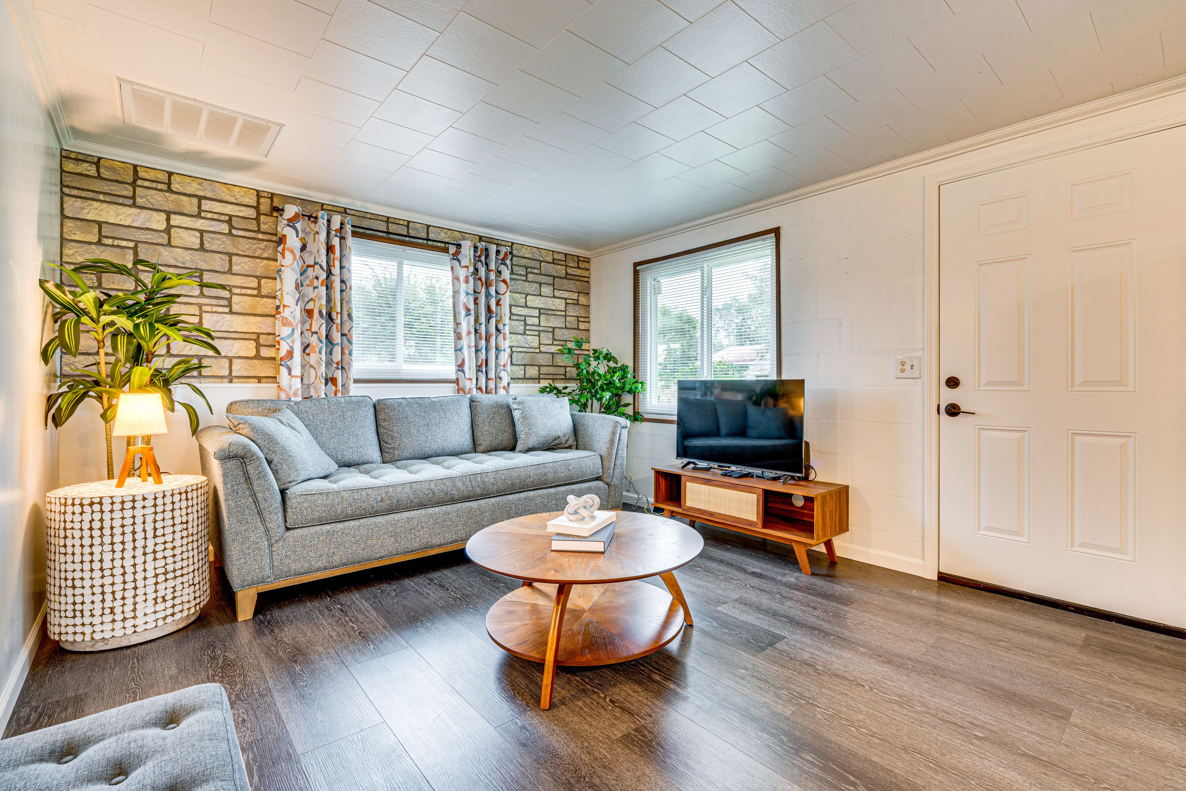 Saint Cloud Vacation Rental | 2BR | 1BA | 700 Sq Ft | 1 Step to Enter