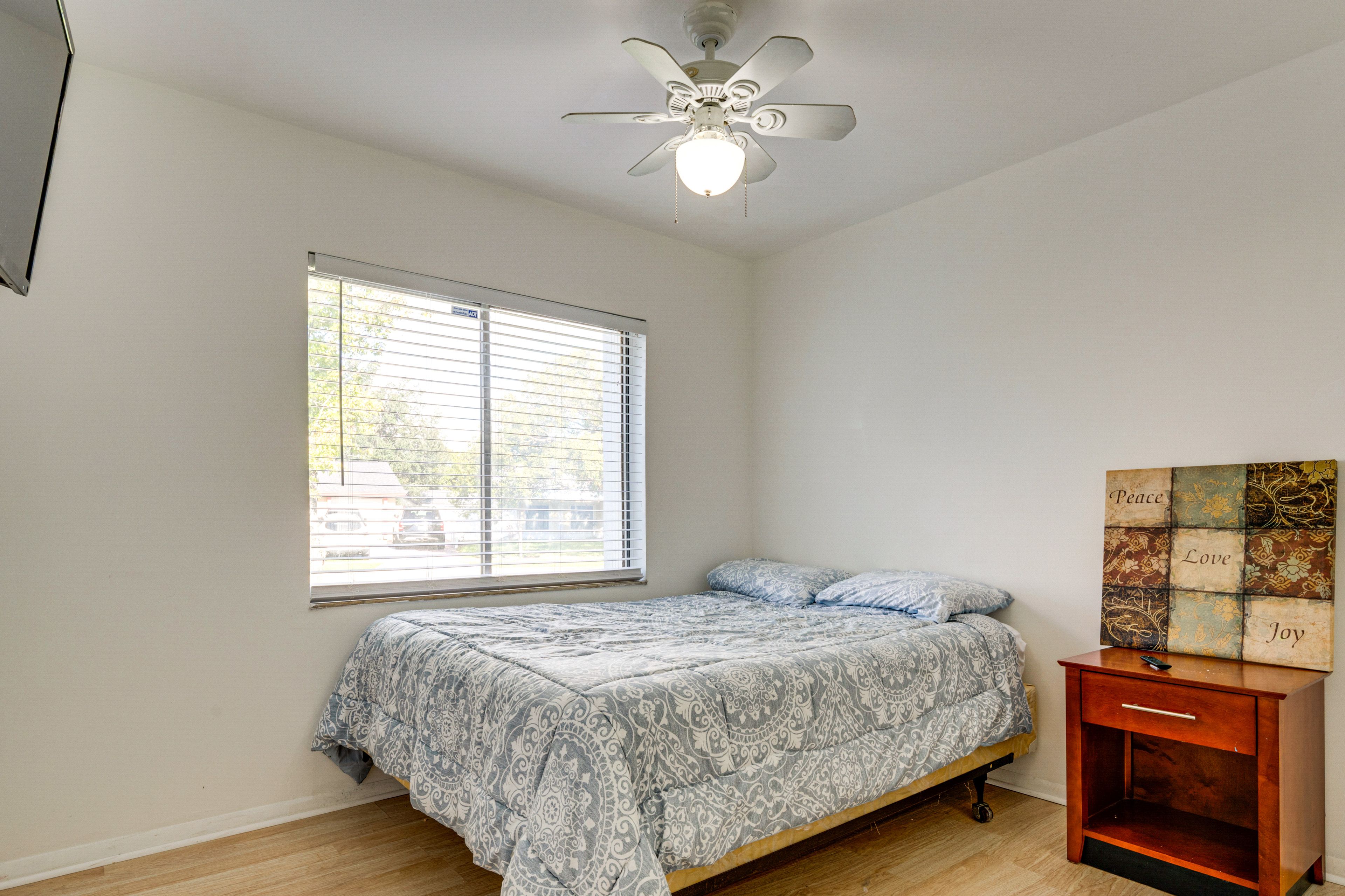 Bedroom 3 | Queen Bed