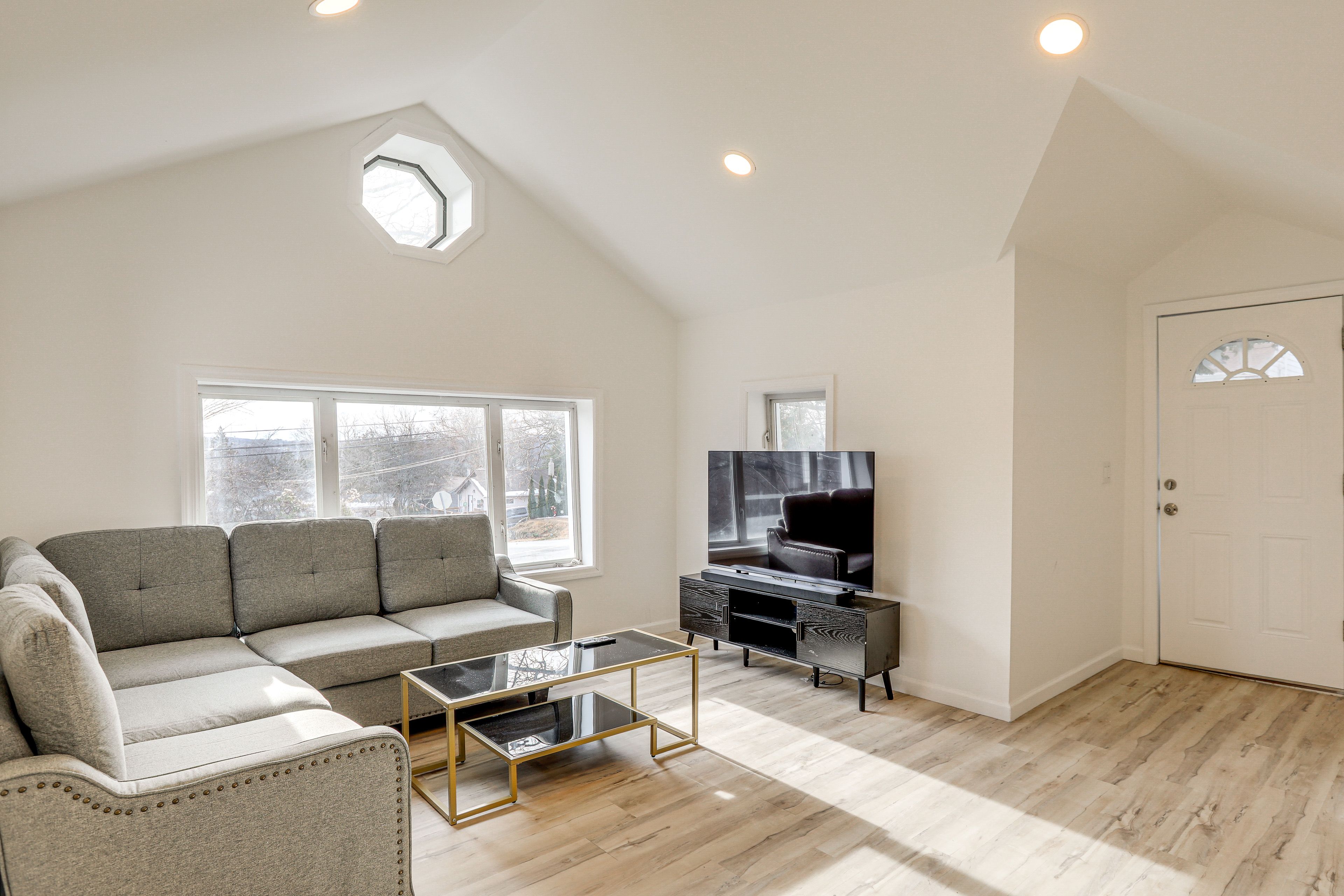 Living Room | Smart TV | Main Level