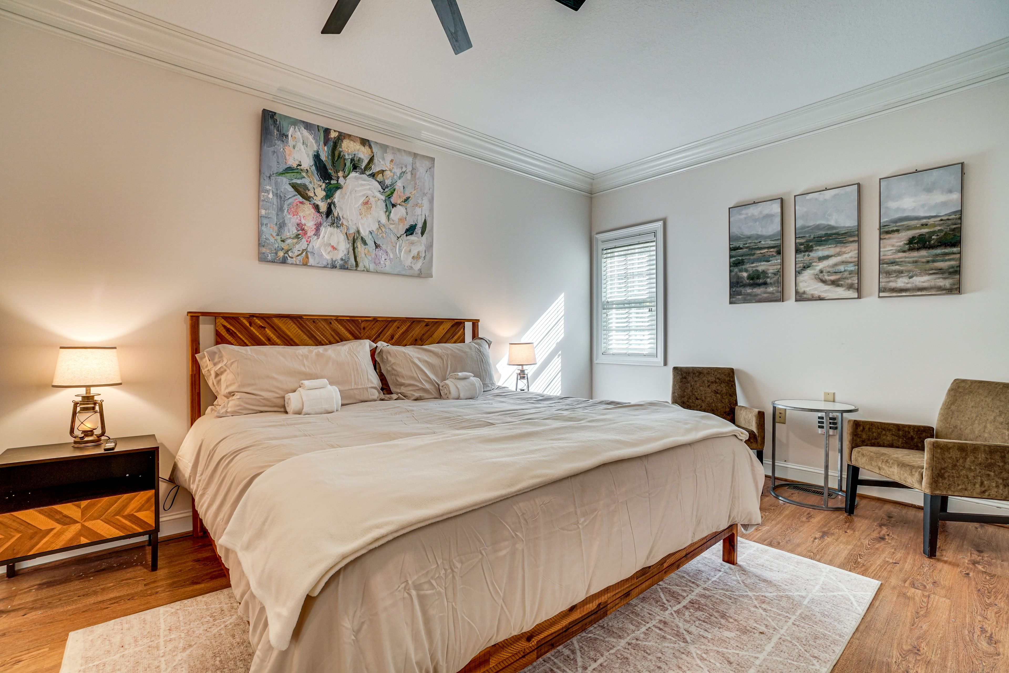 Bedroom 1 | King Bed | Main Floor