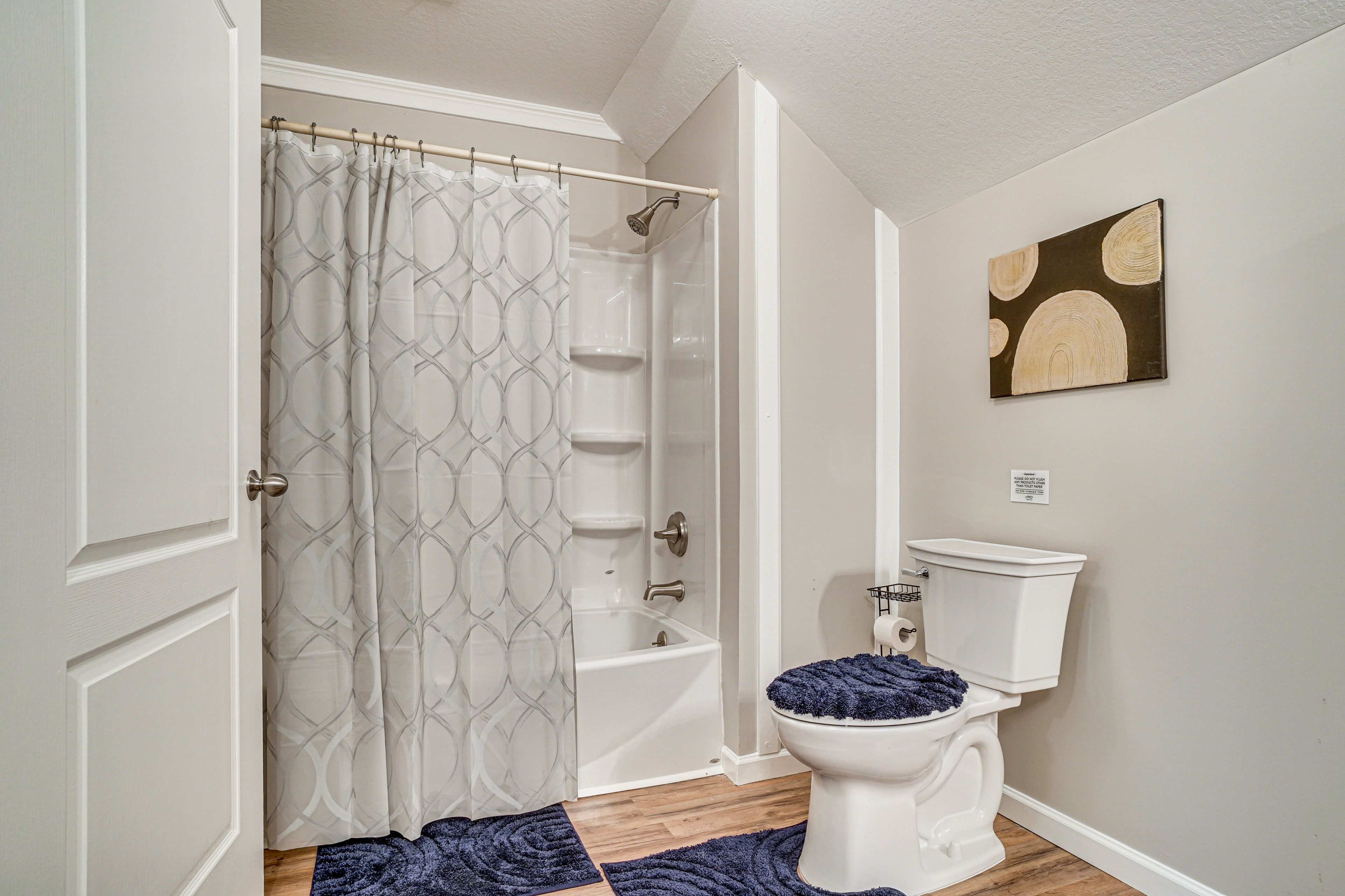 Full Bathroom | Upper Floor