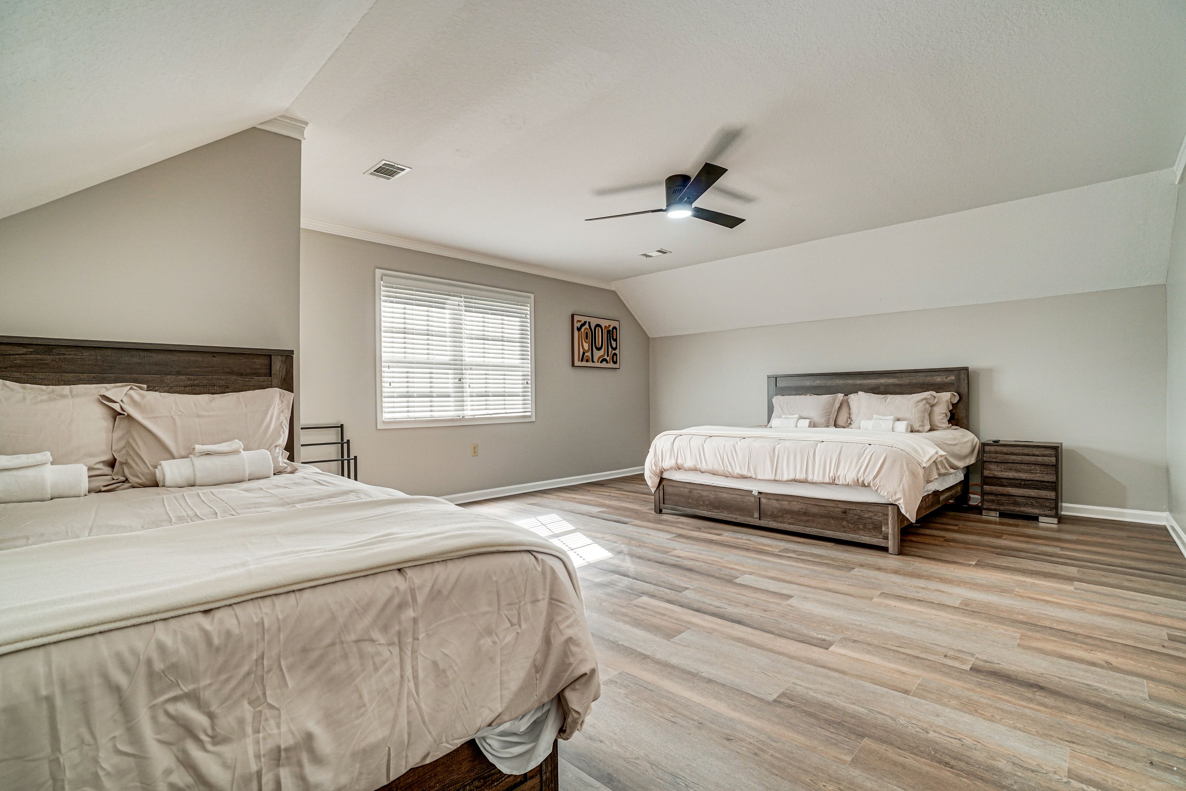 Bedroom 5 | King Bed | Full Bed | Upper Floor