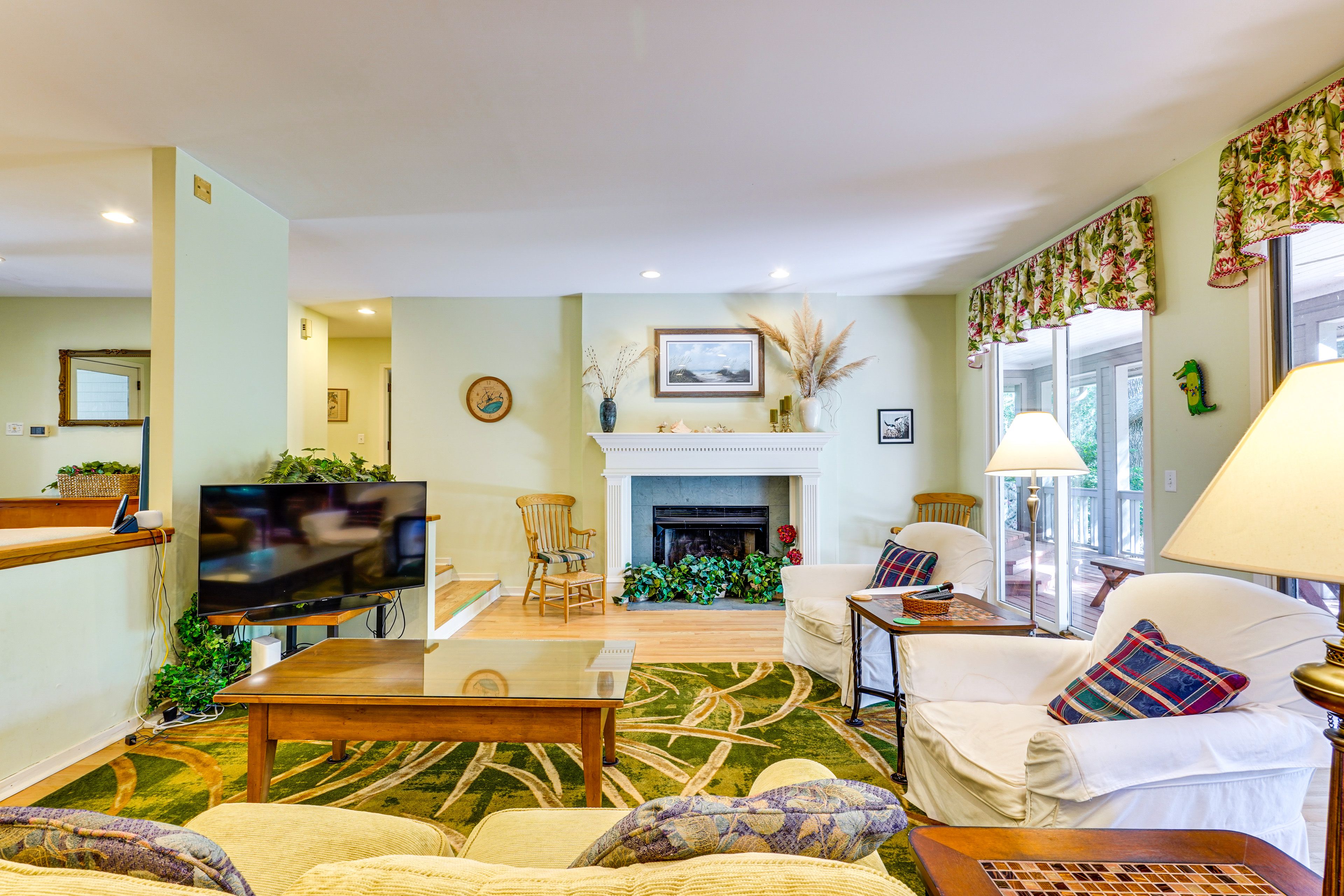 Living Room | Smart TV | Free WiFi