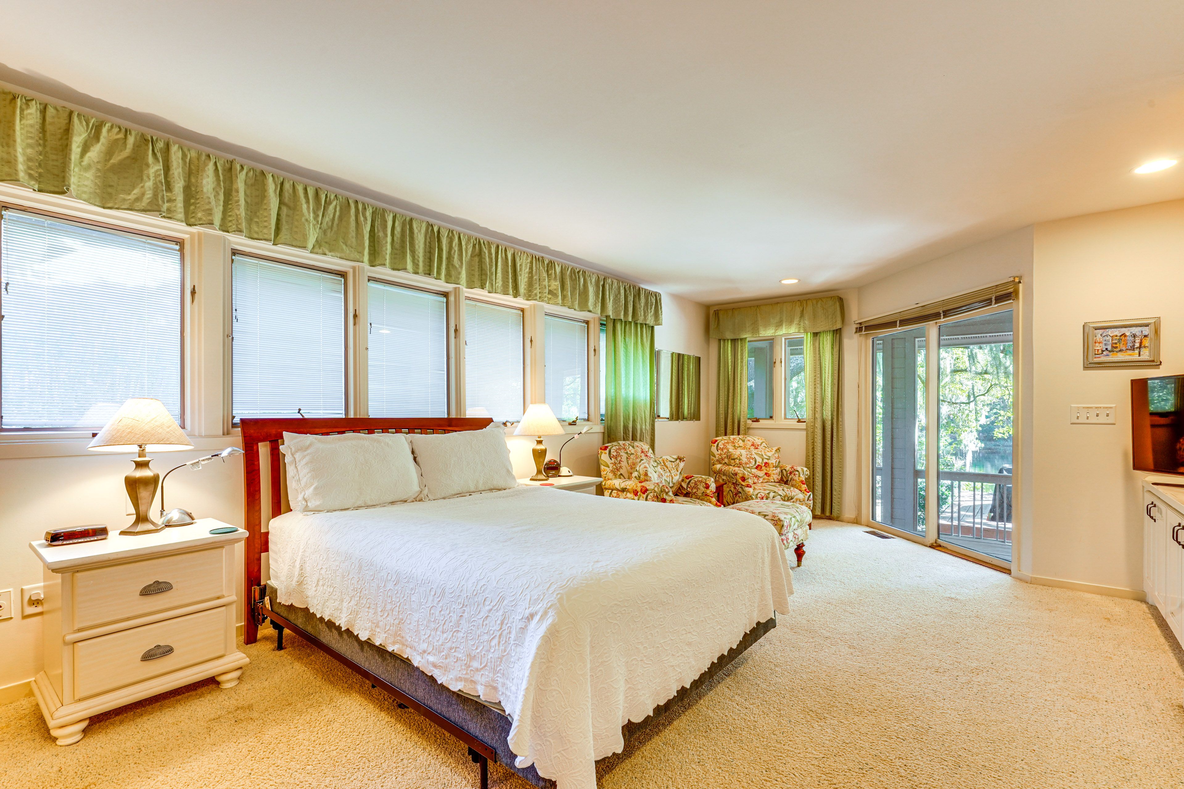 Bedroom 1 | Queen Bed | Deck Access