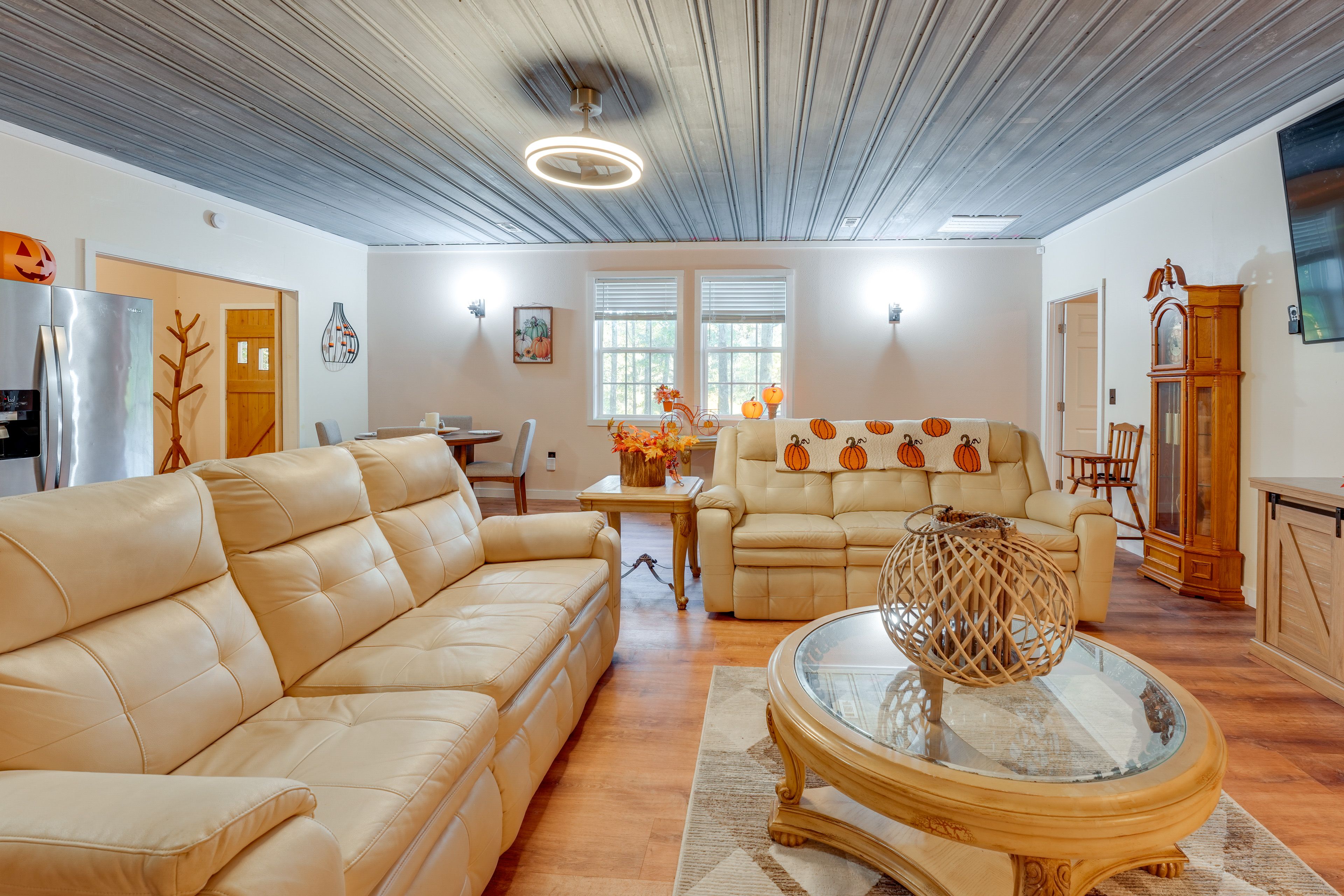 Living Area | Full Sleeper Sofa