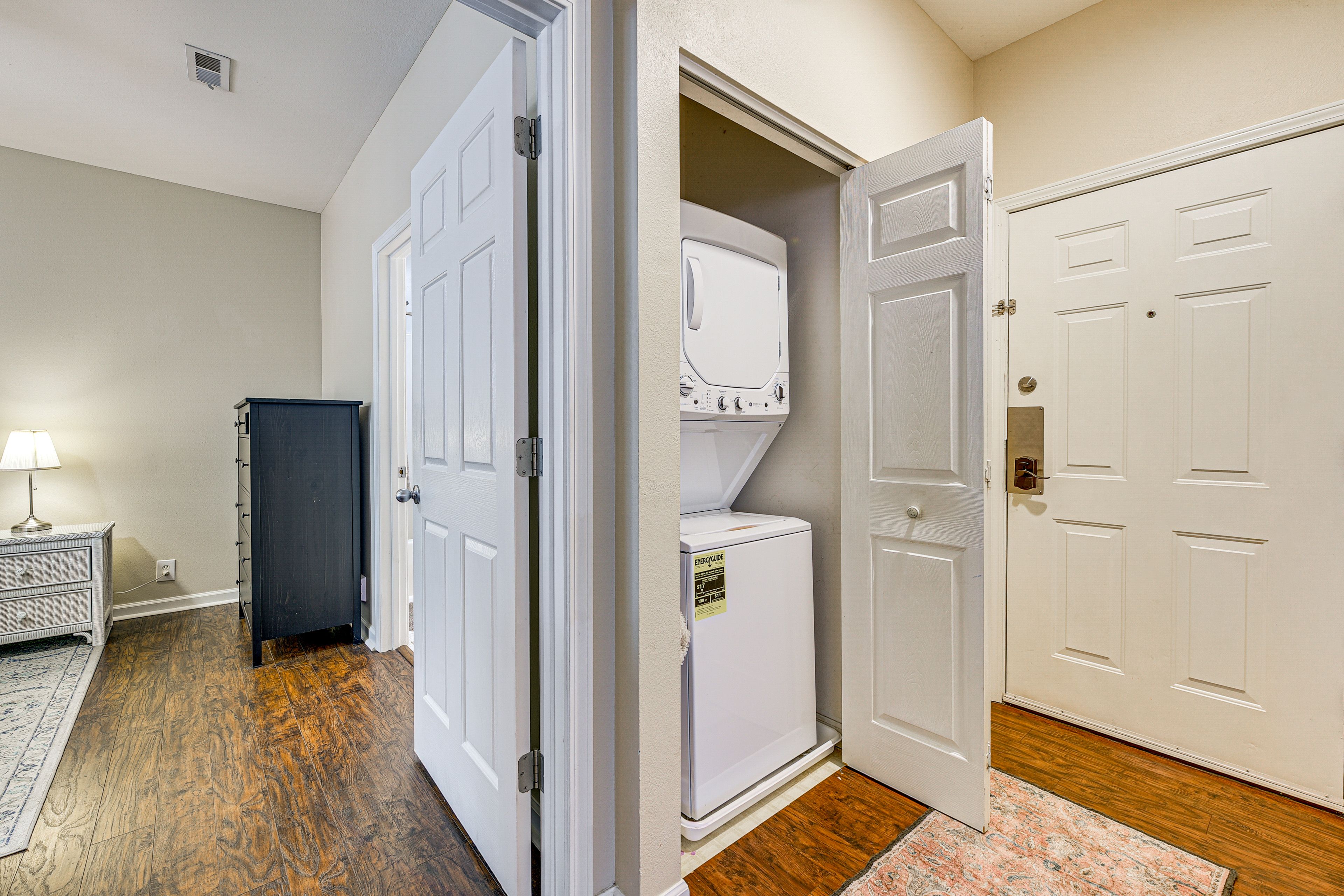 Laundry Closet | Washer & Dryer