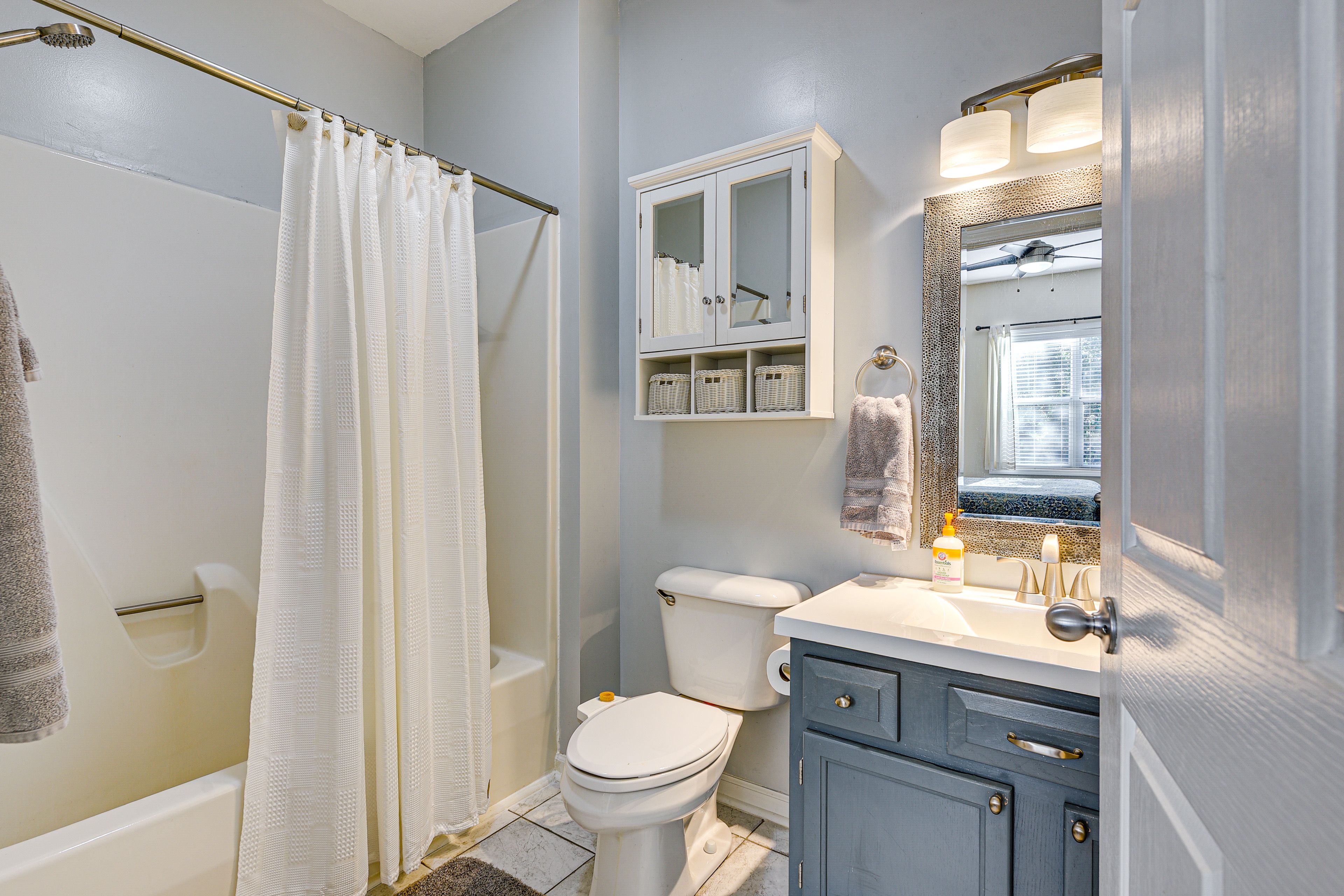 En-Suite Bathroom | Towels Provided