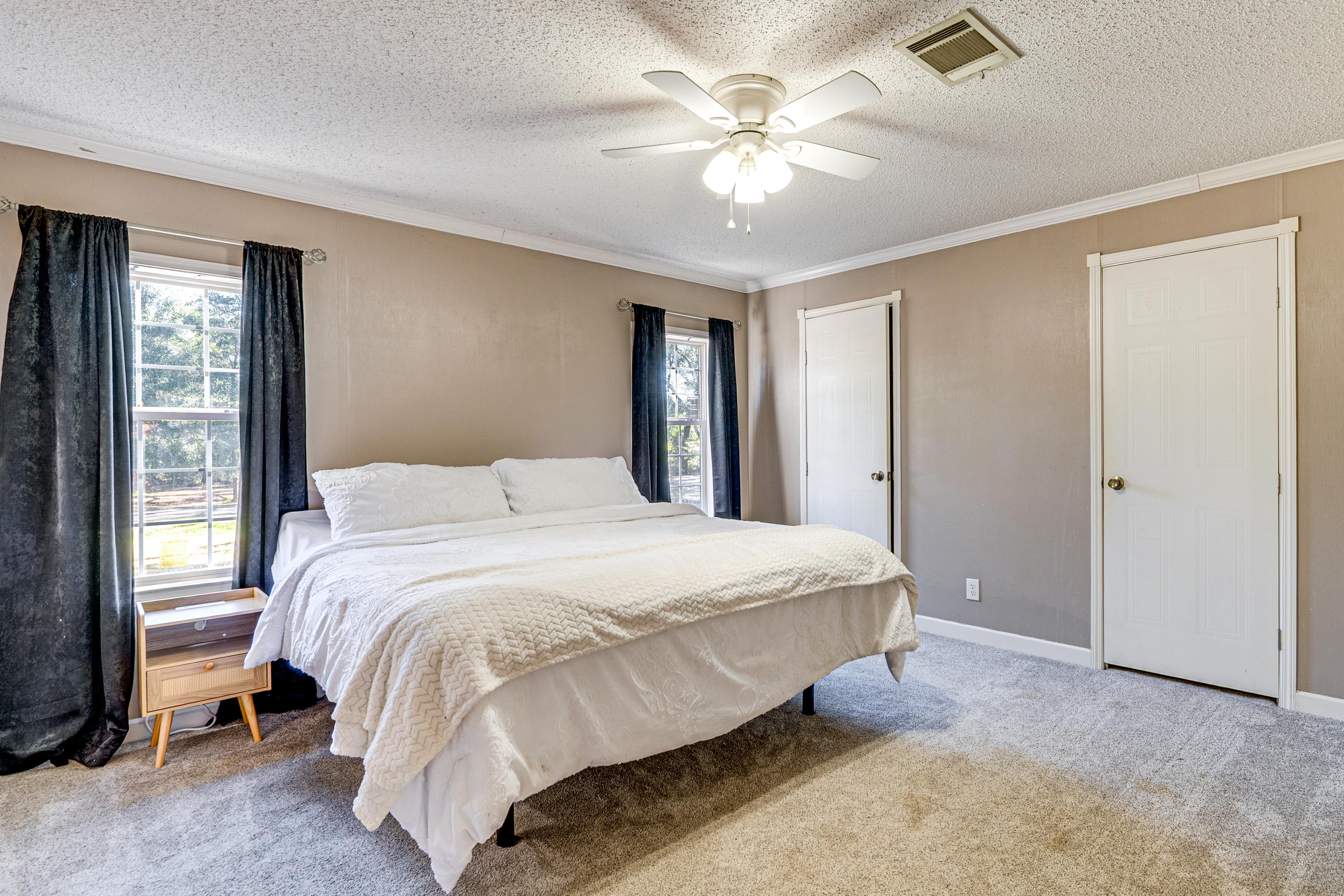 Bedroom 1 | King Bed | TV