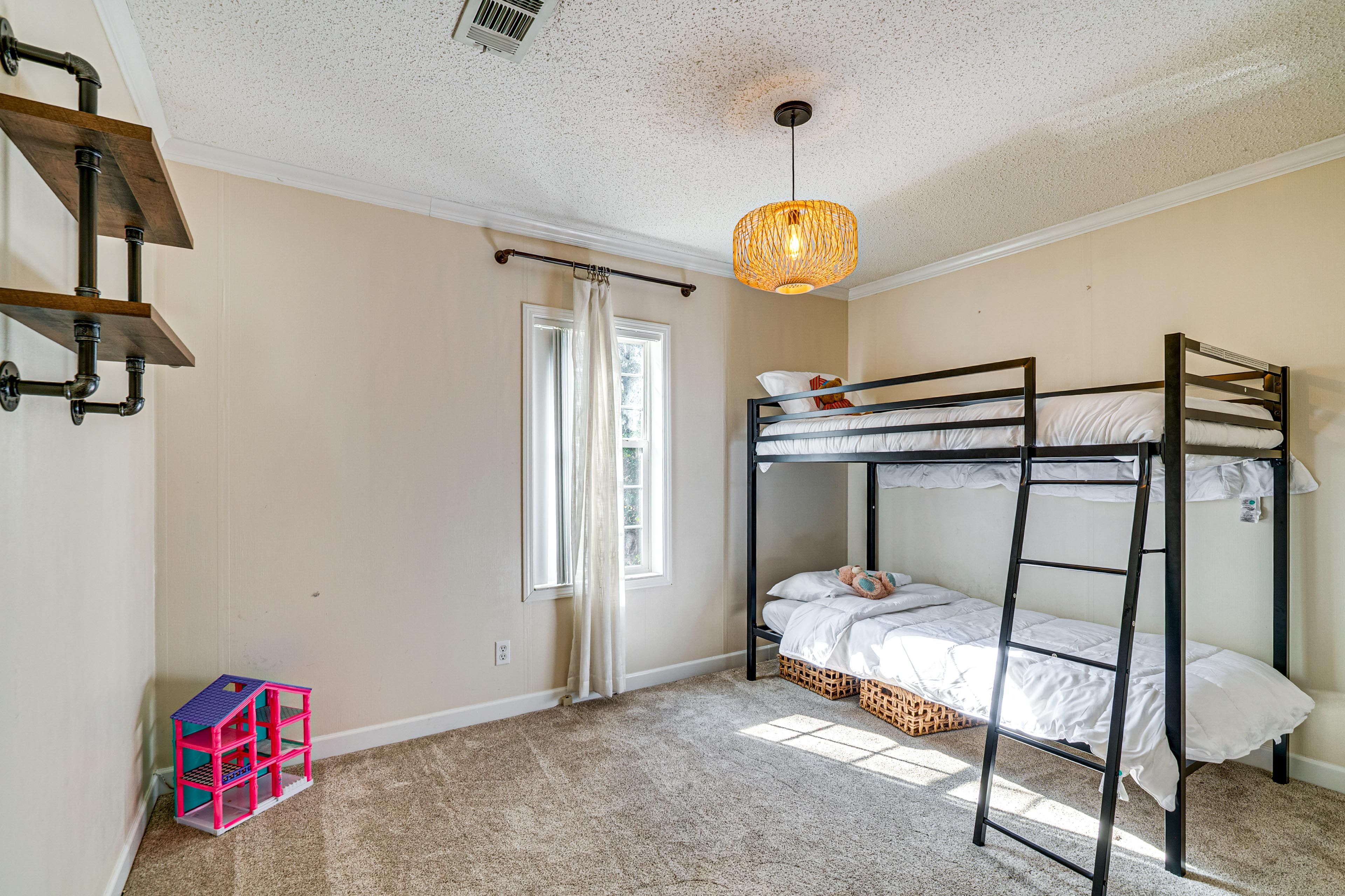 Bedroom 2 | Twin Bunk Bed