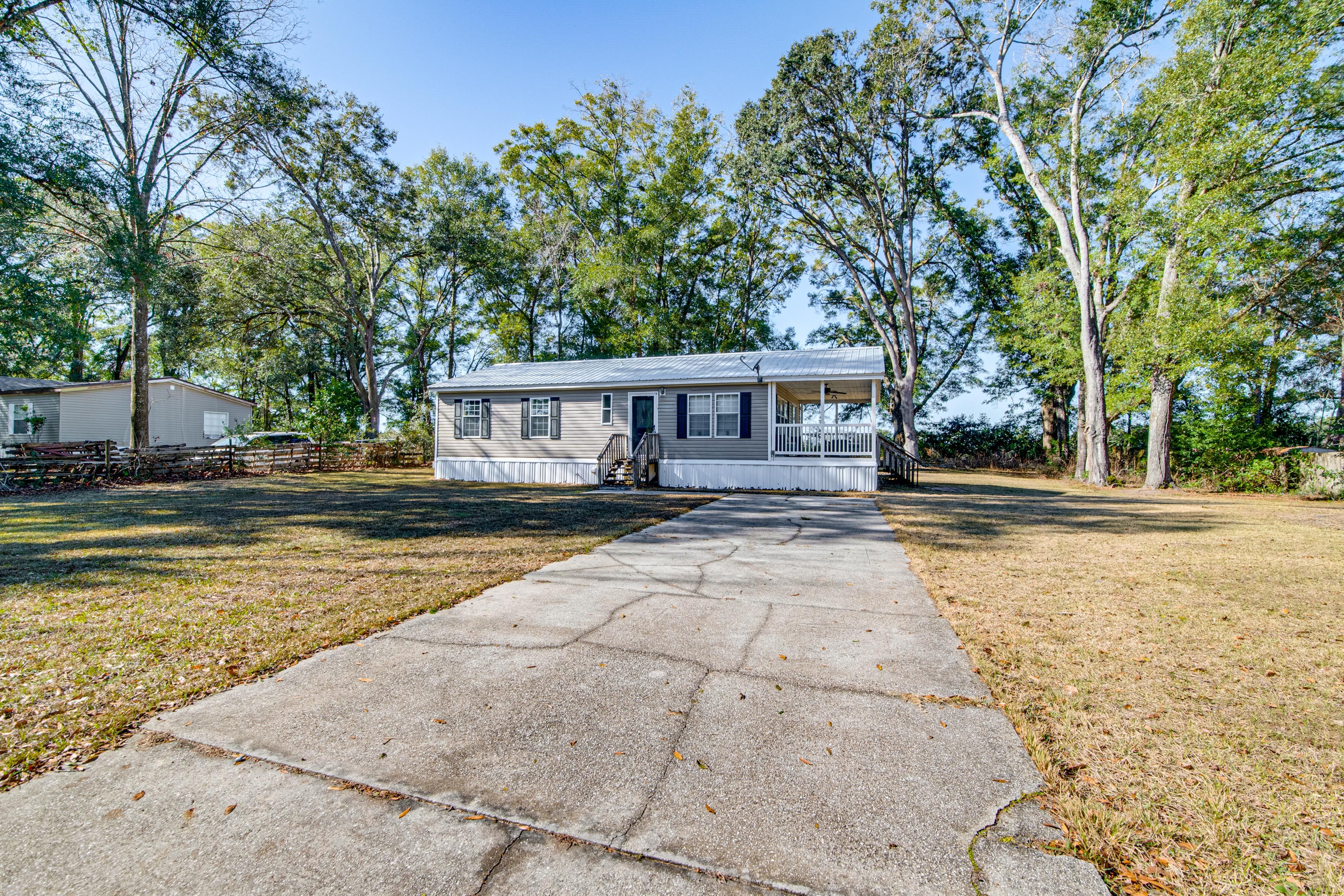 Parking | Driveway (2 Vehicles)