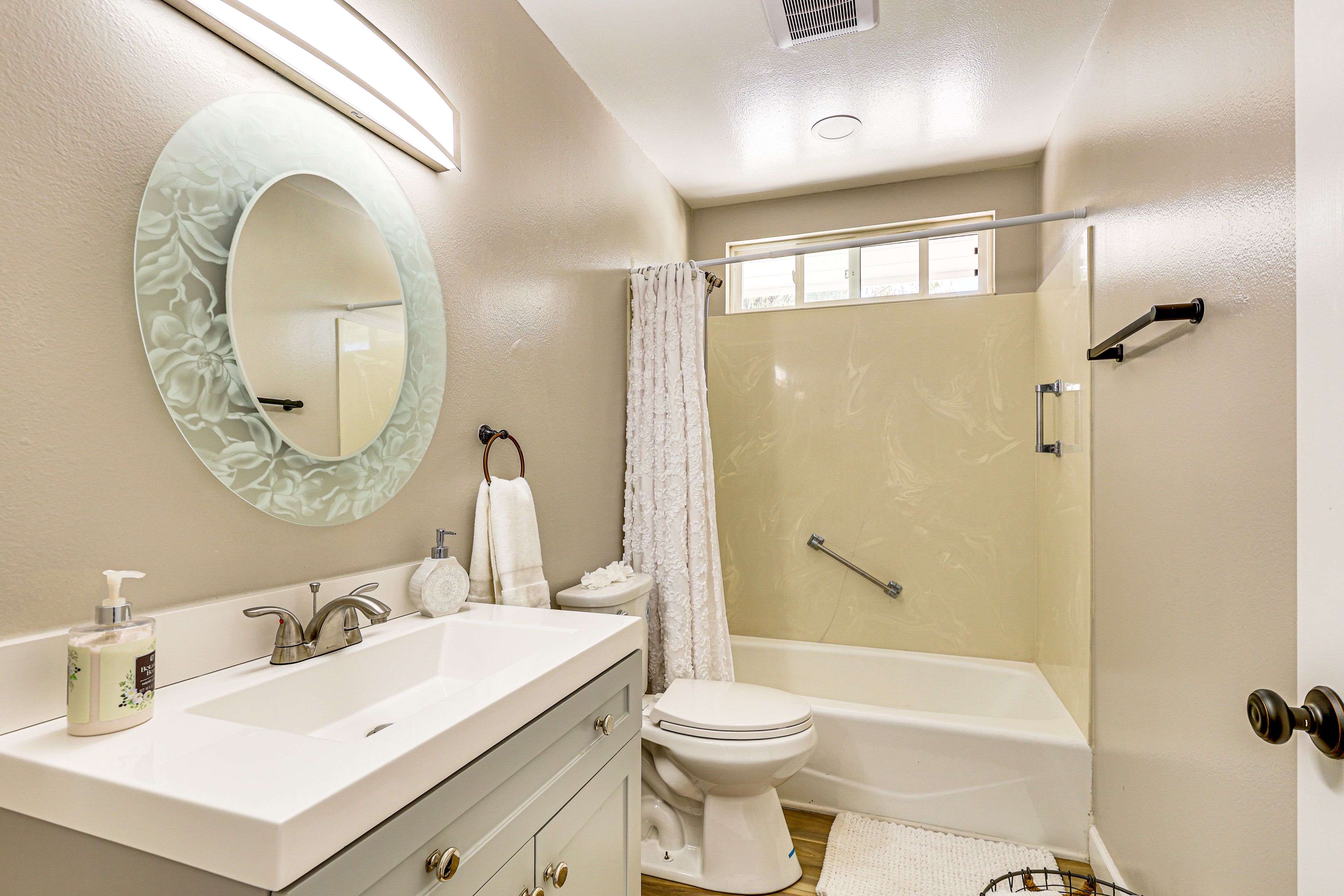 Bathroom | Towels Provided