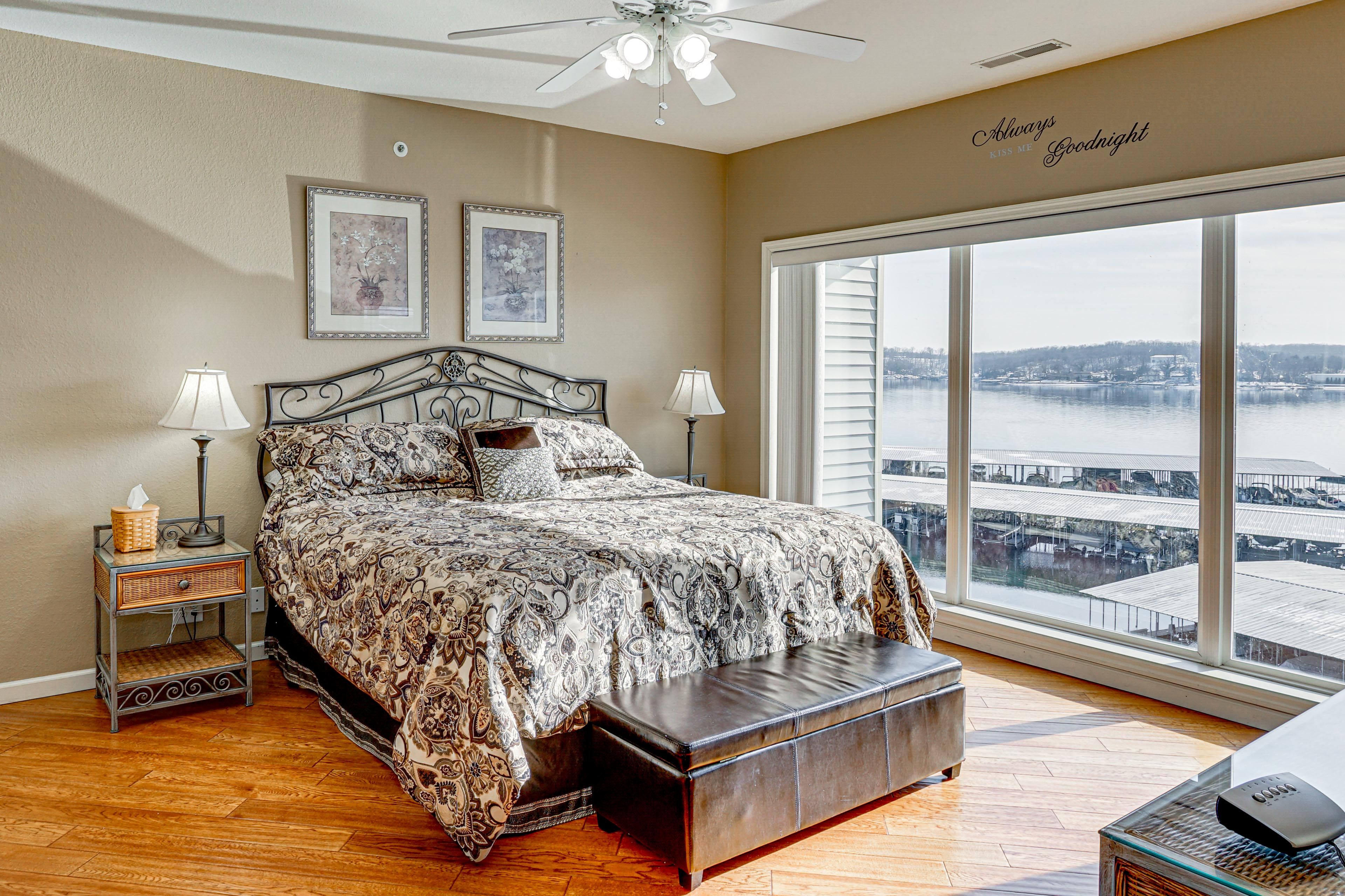 Bedroom 1 | King Bed