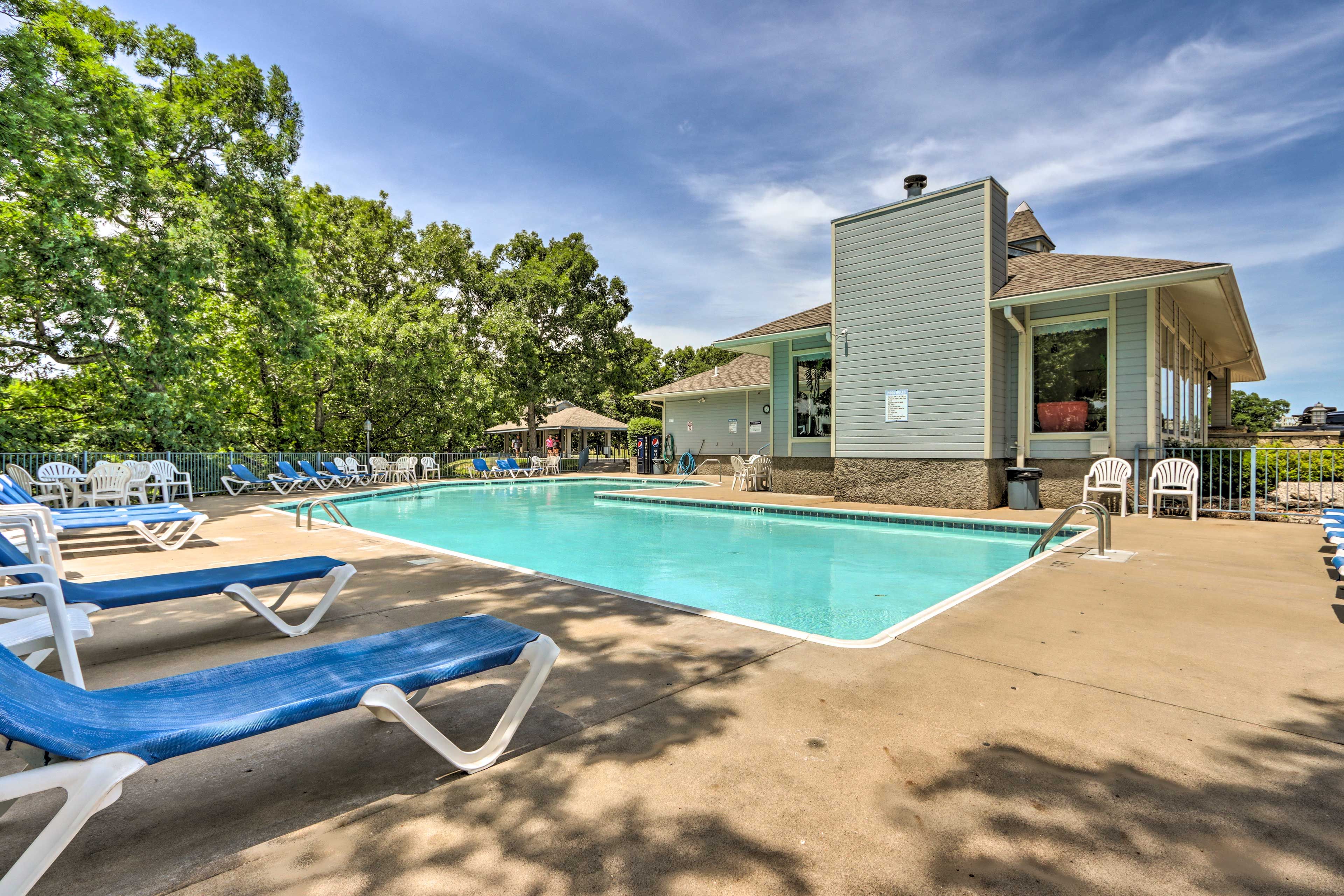Community Amenities | Outdoor Pool