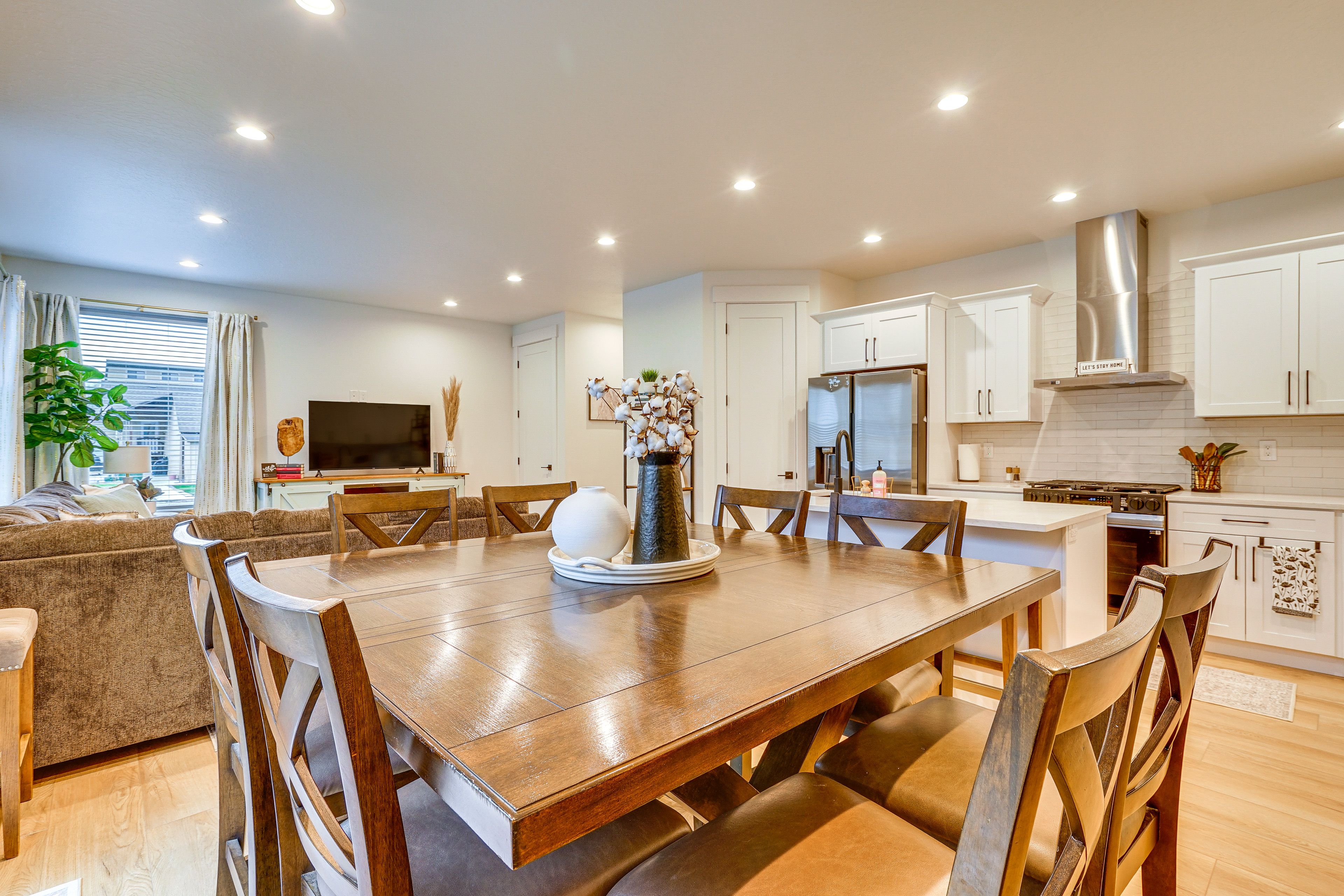 Dining Area | 1st Floor | Dishware/Flatware