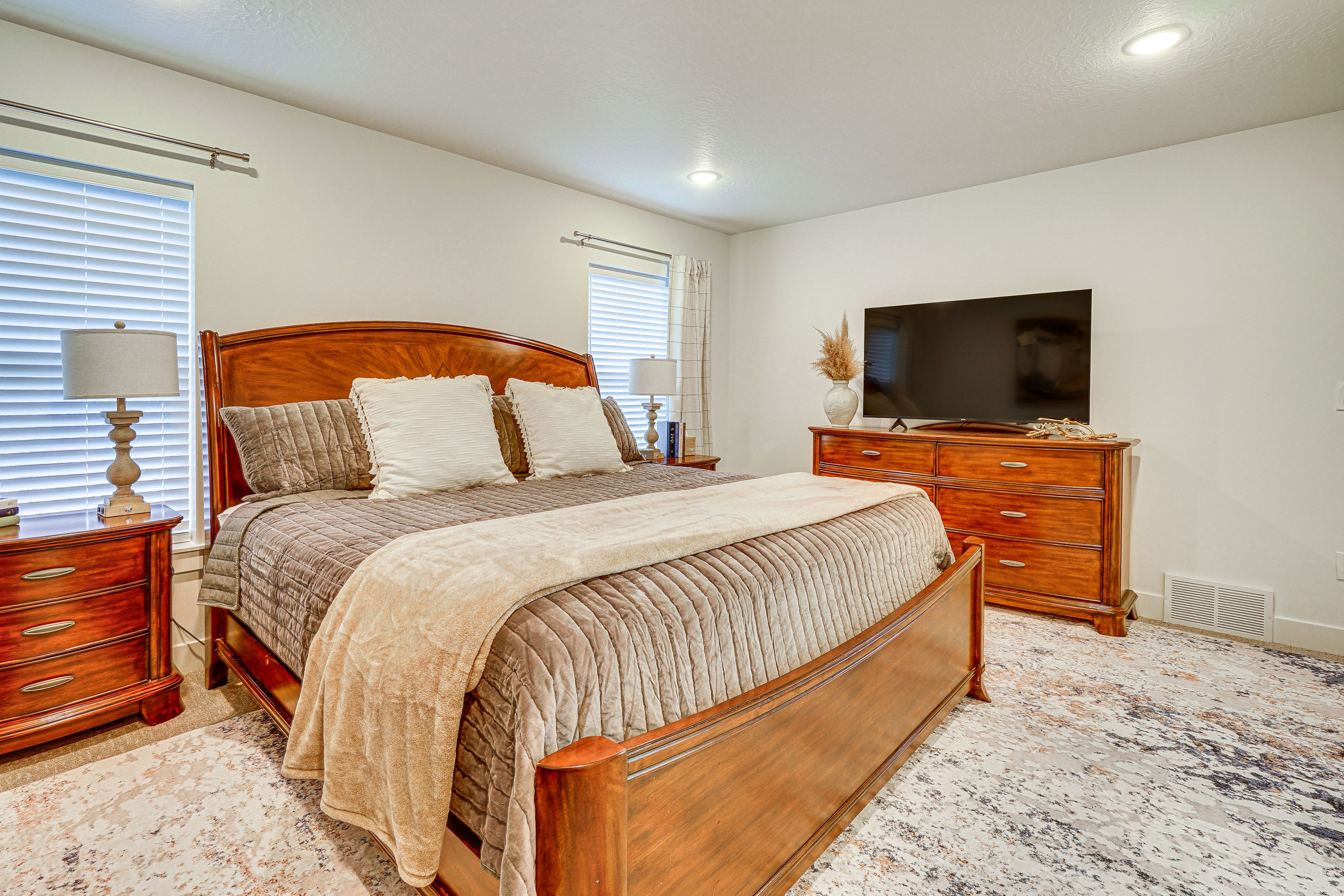 Bedroom 1 | 2nd Floor | King Bed | Linens Provided | En-Suite Bathroom