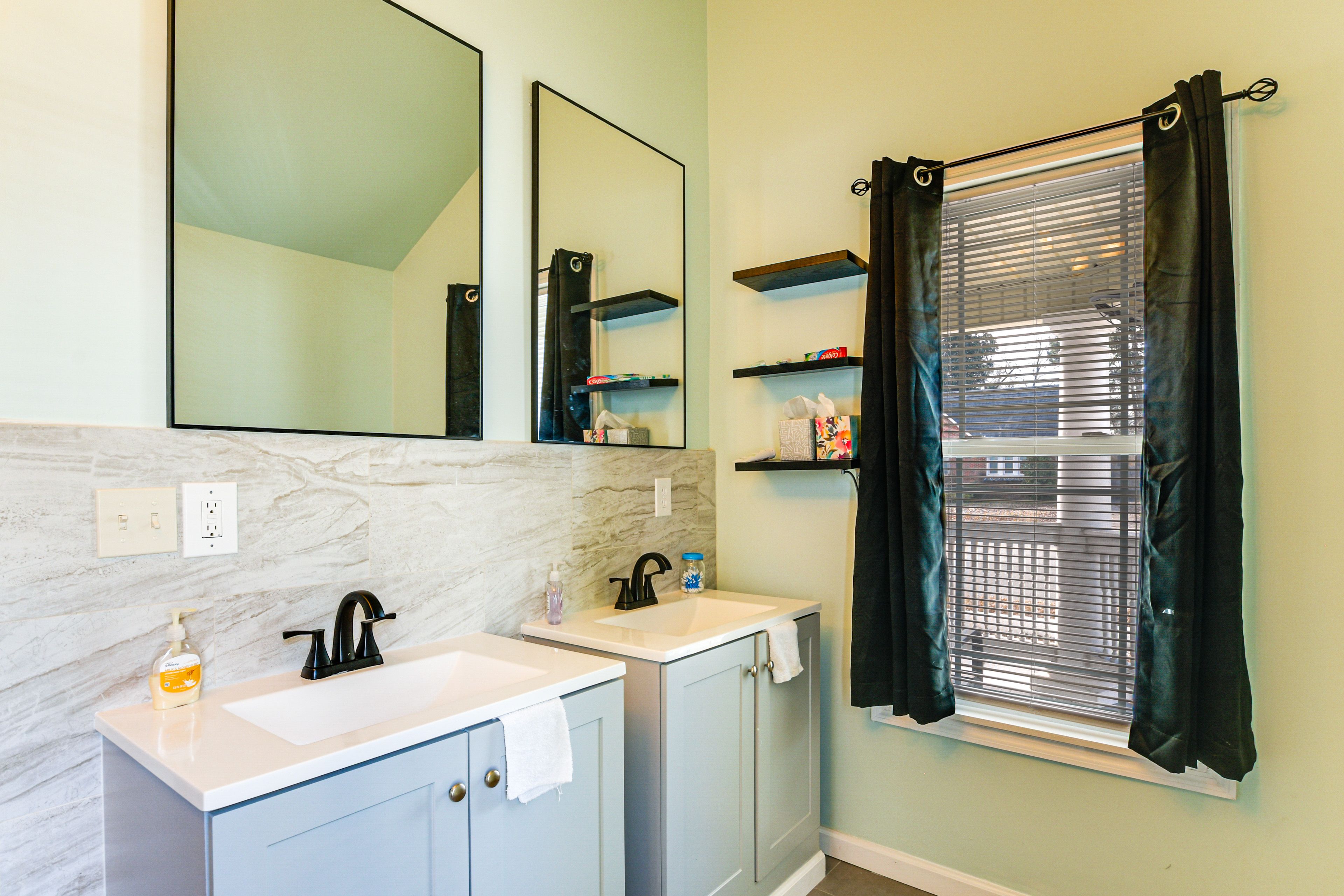 Full Bathroom | 1st Floor