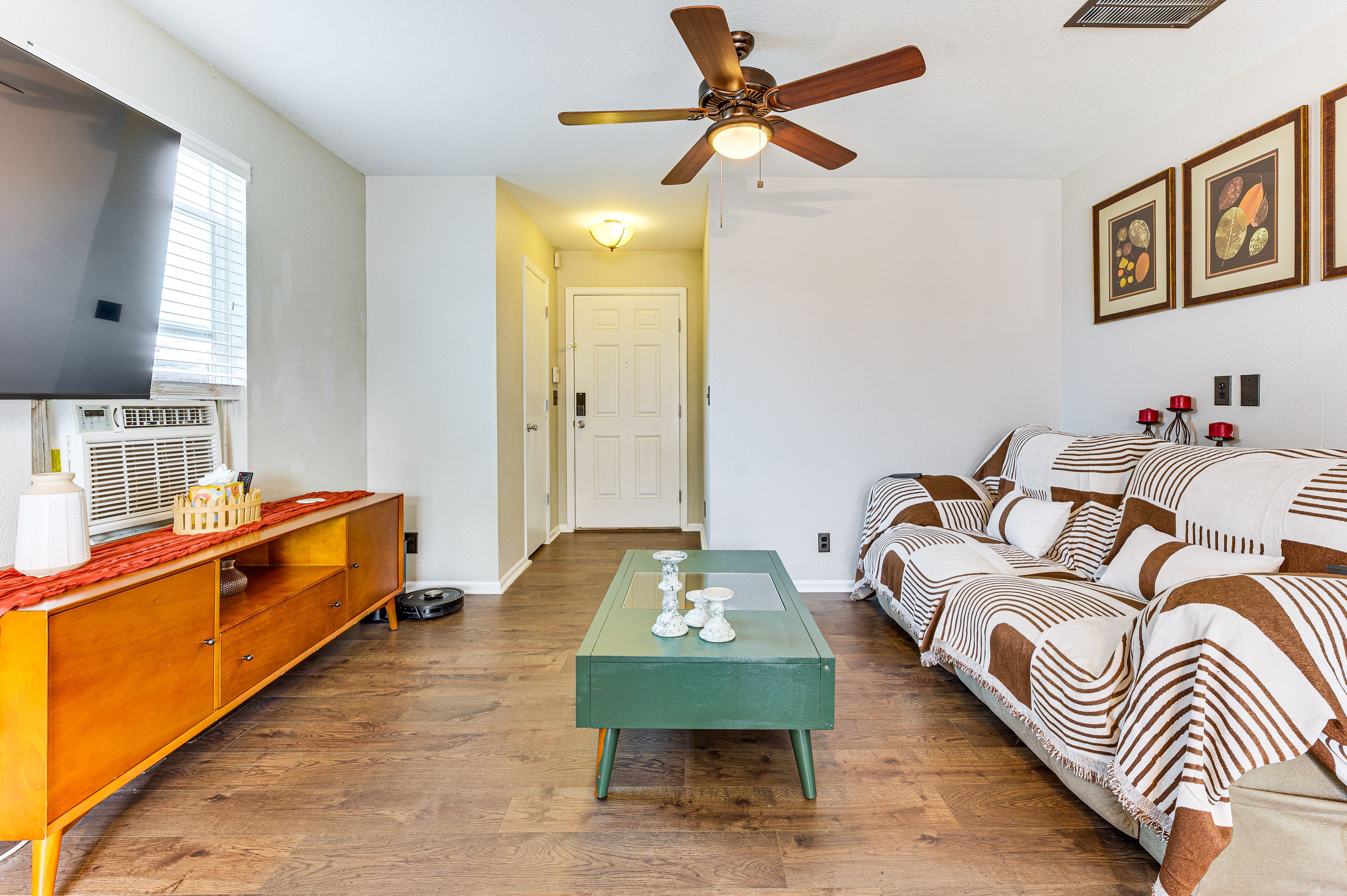 Living Room | Smart TV | Free WiFi | Window A/C Units & Central Heating