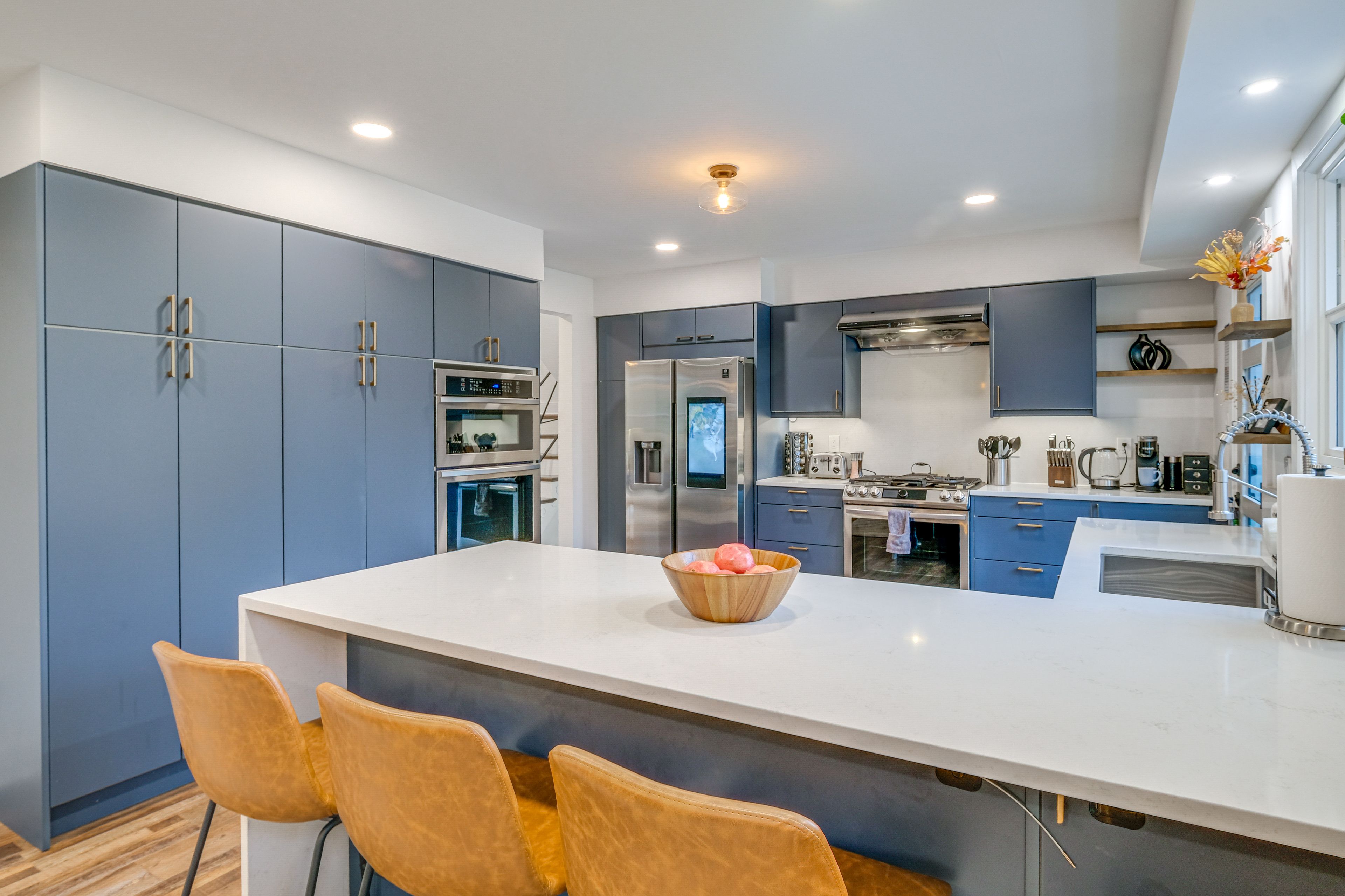 Kitchen | Cooking Basics | Keurig Coffee Maker | Dishwasher | Main Level