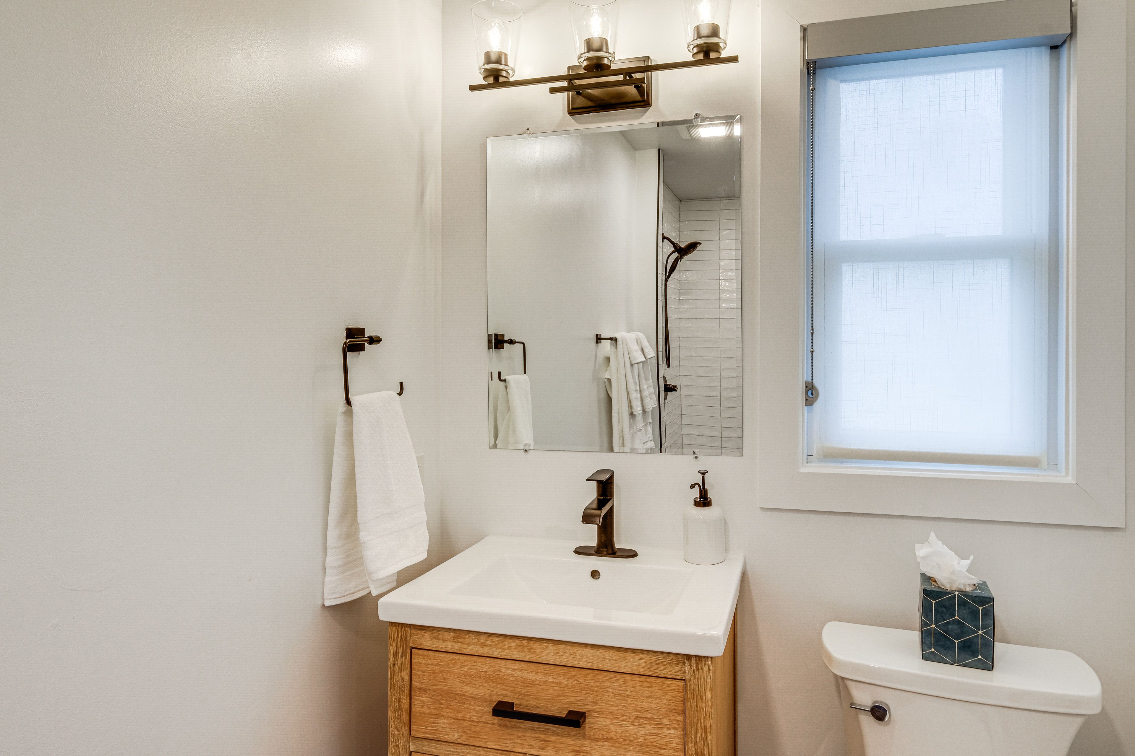 Full Bath | Upper Level