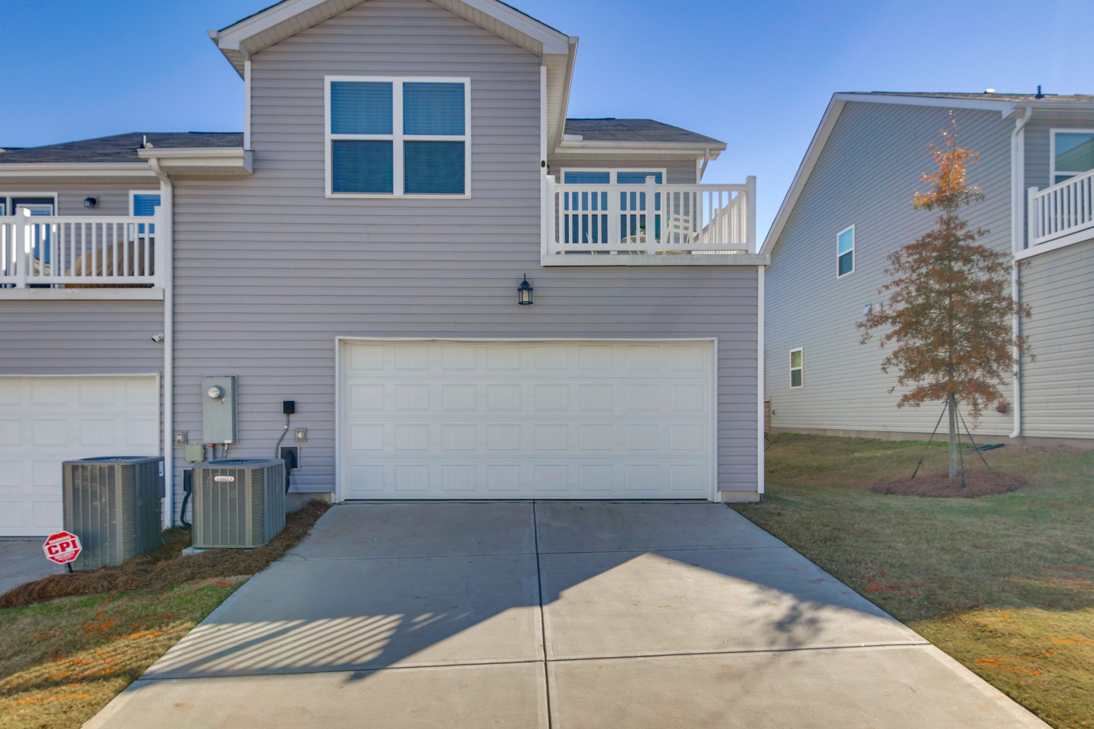 Parking | Driveway (2 Vehicles) | Garage (1 Vehicle)