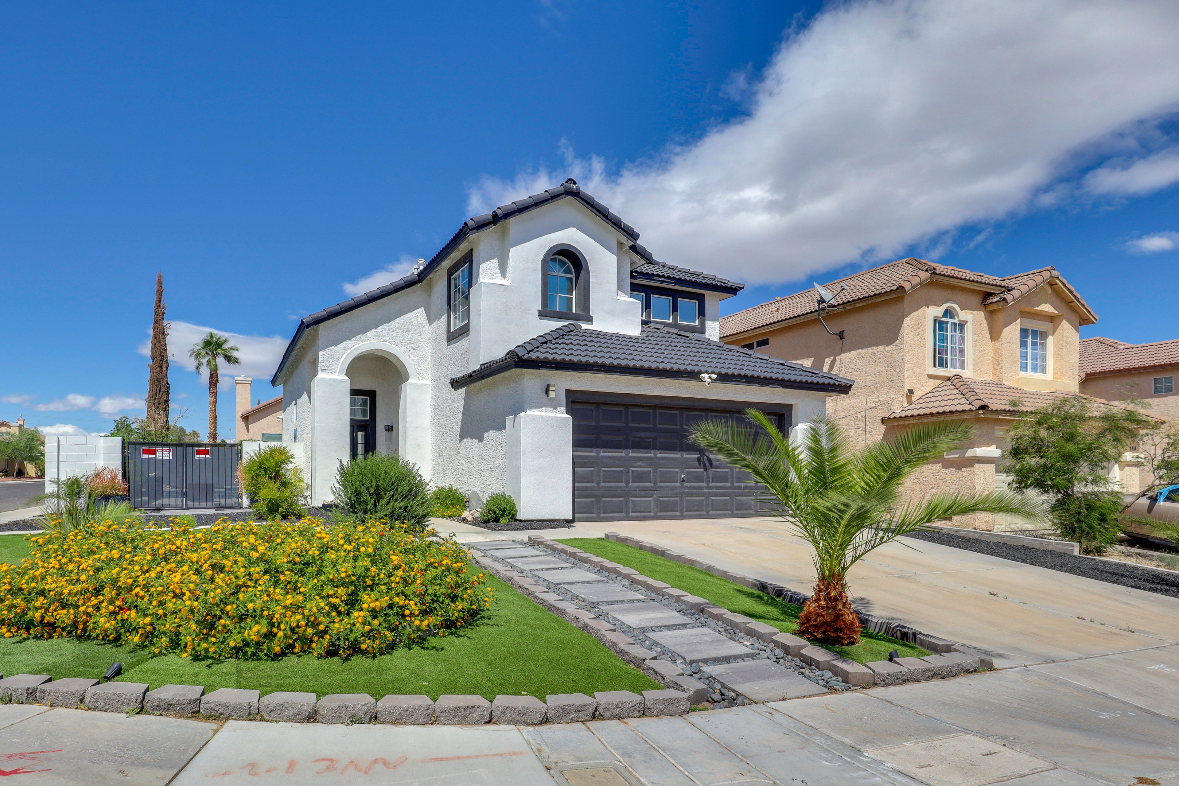 Parking | Driveway (2 Vehicles) | Free Street