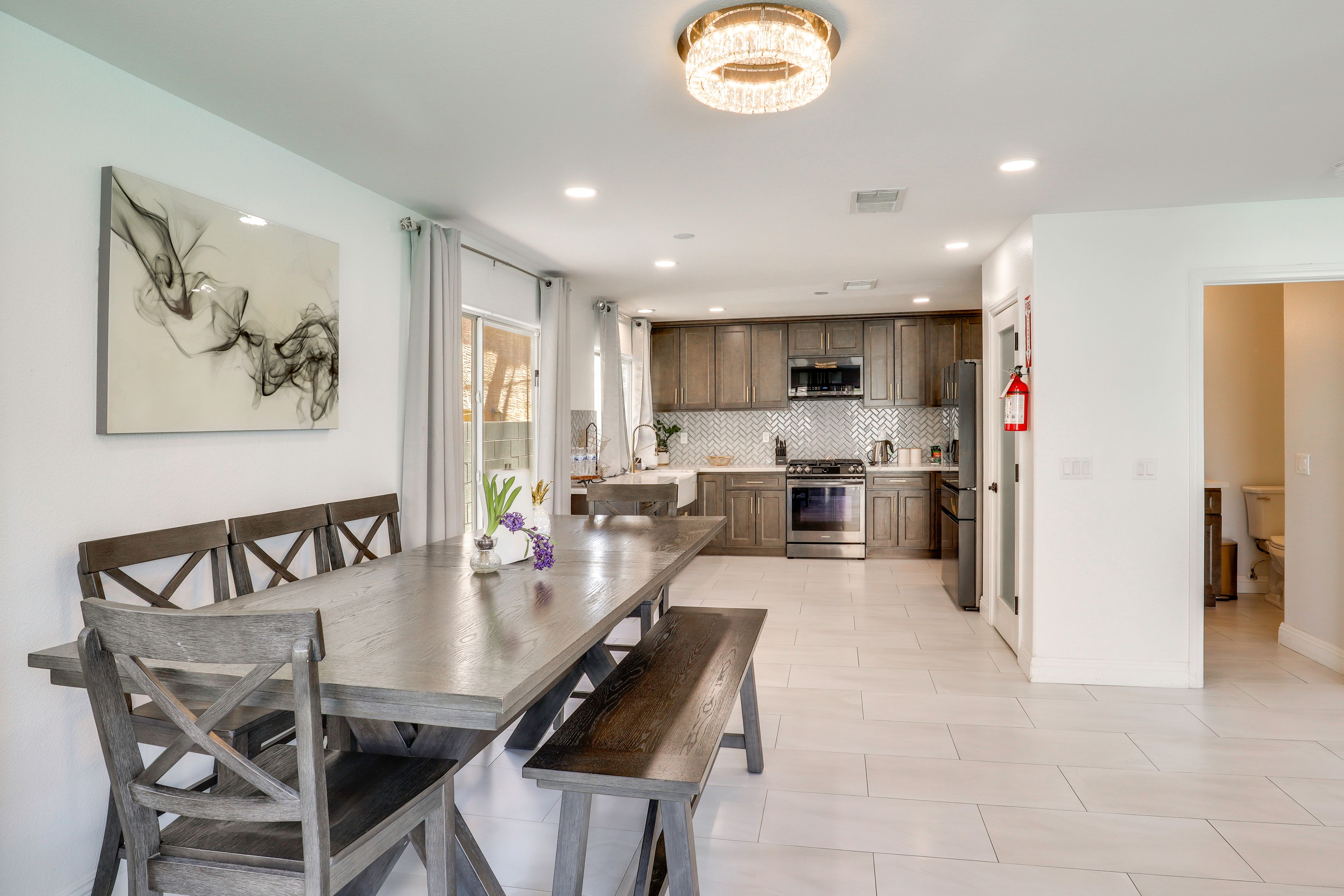 Kitchen & Dining Area