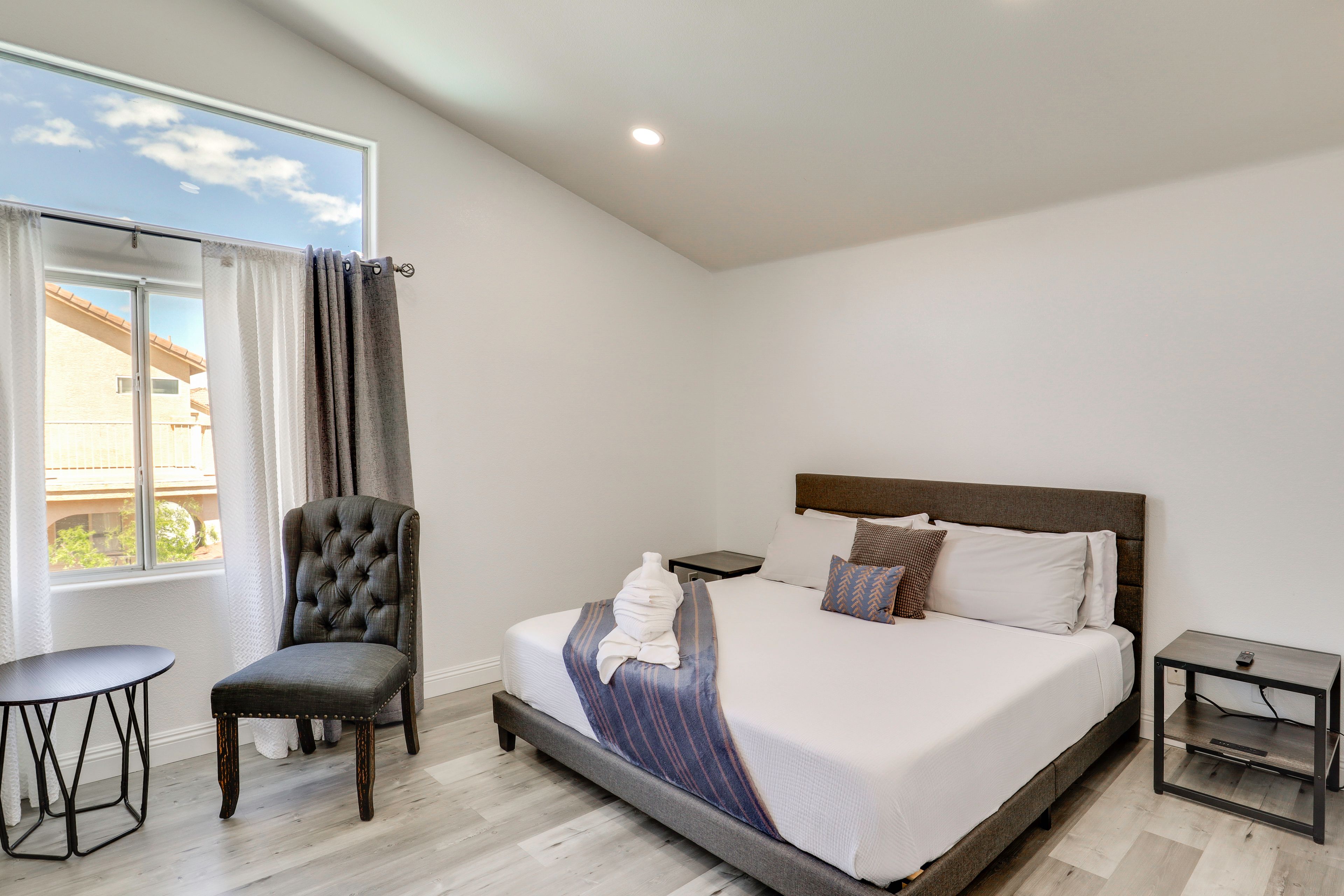 Bedroom 1 | King Bed | 2nd Floor