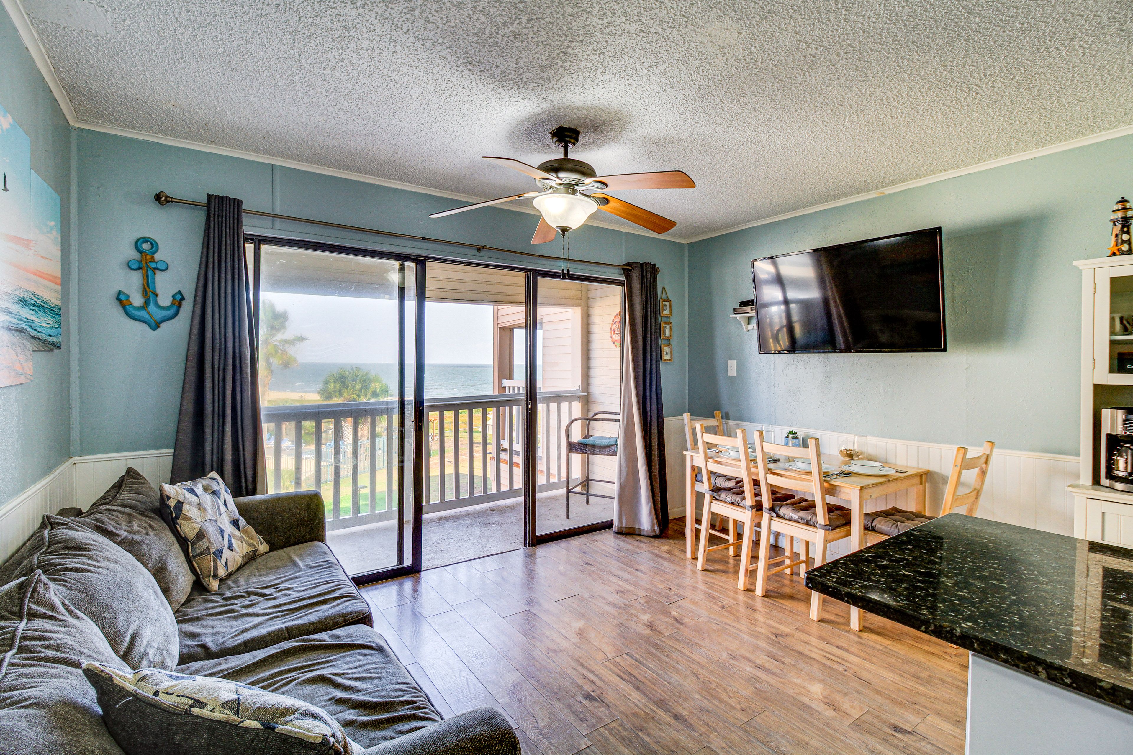Corpus Christi Vacation Rental | 1BR | 1BA | 420 Sq Ft | Step-Free Access