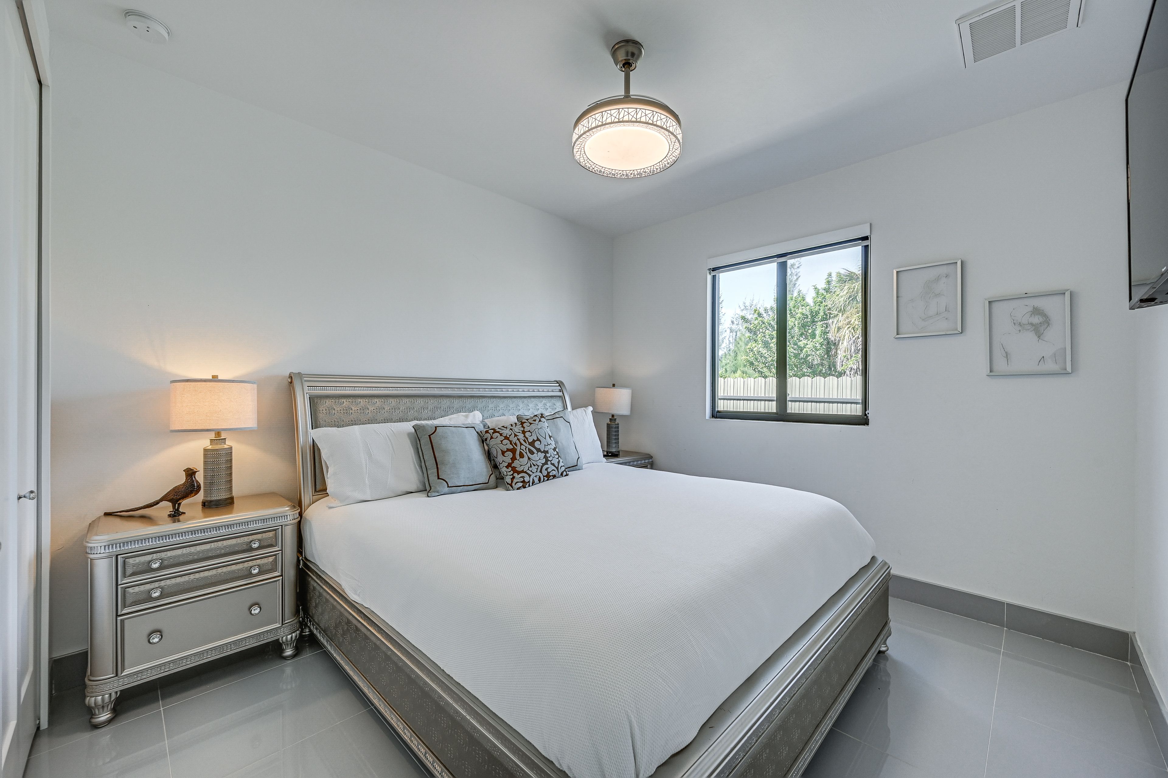 Bedroom 2 | King Bed