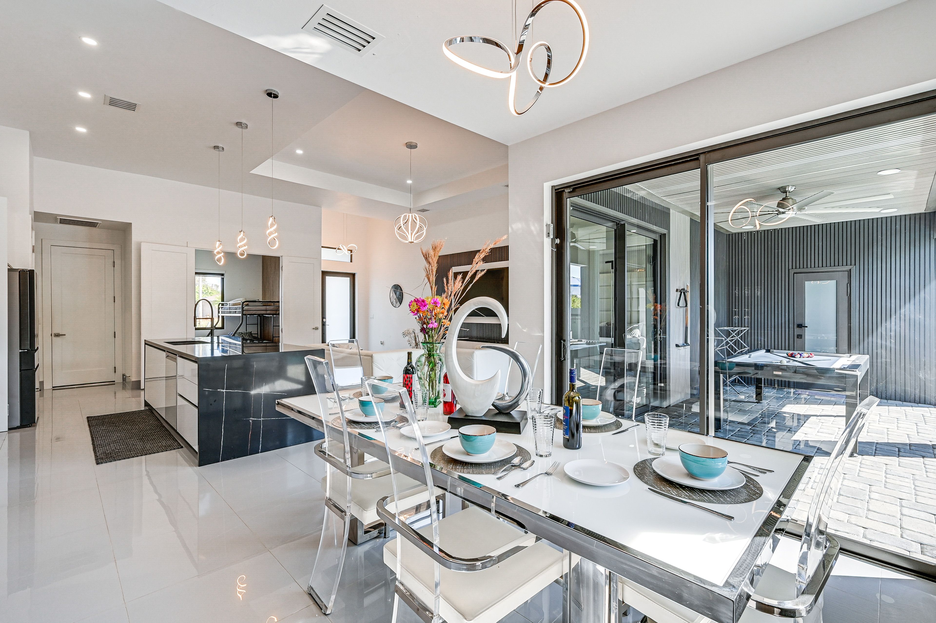 Dining Area | Dishware/Flatware