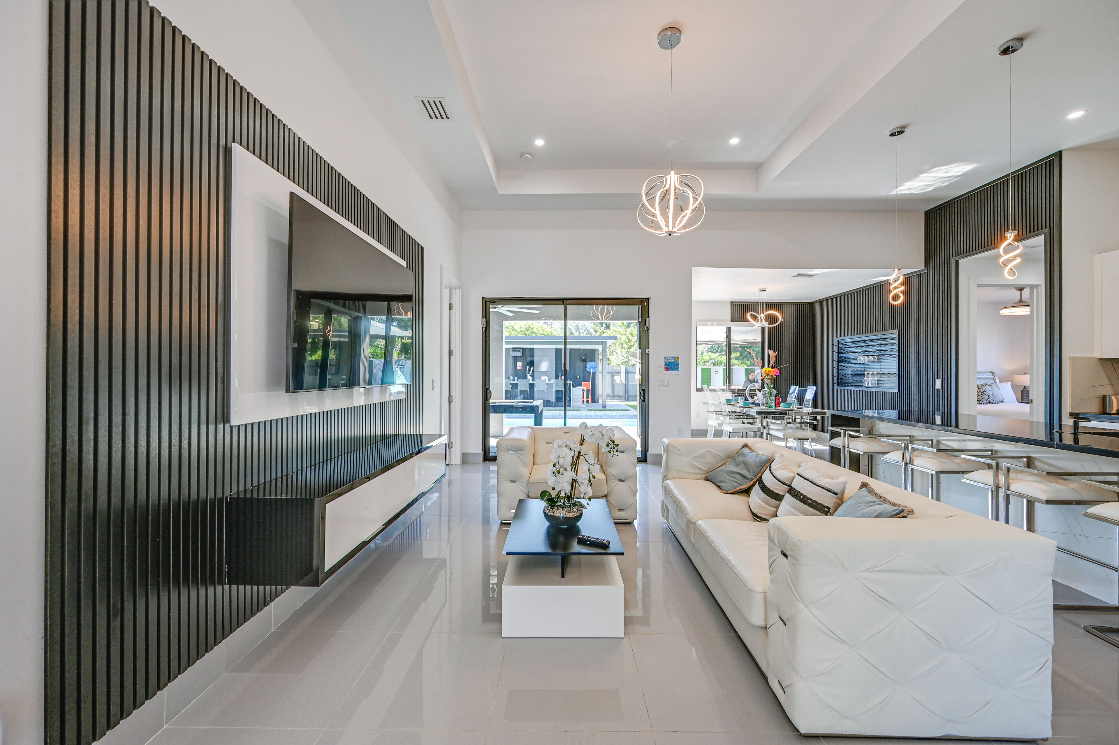 Living Room | Flat-Screen TV | Central Heating & A/C | Free WiFi