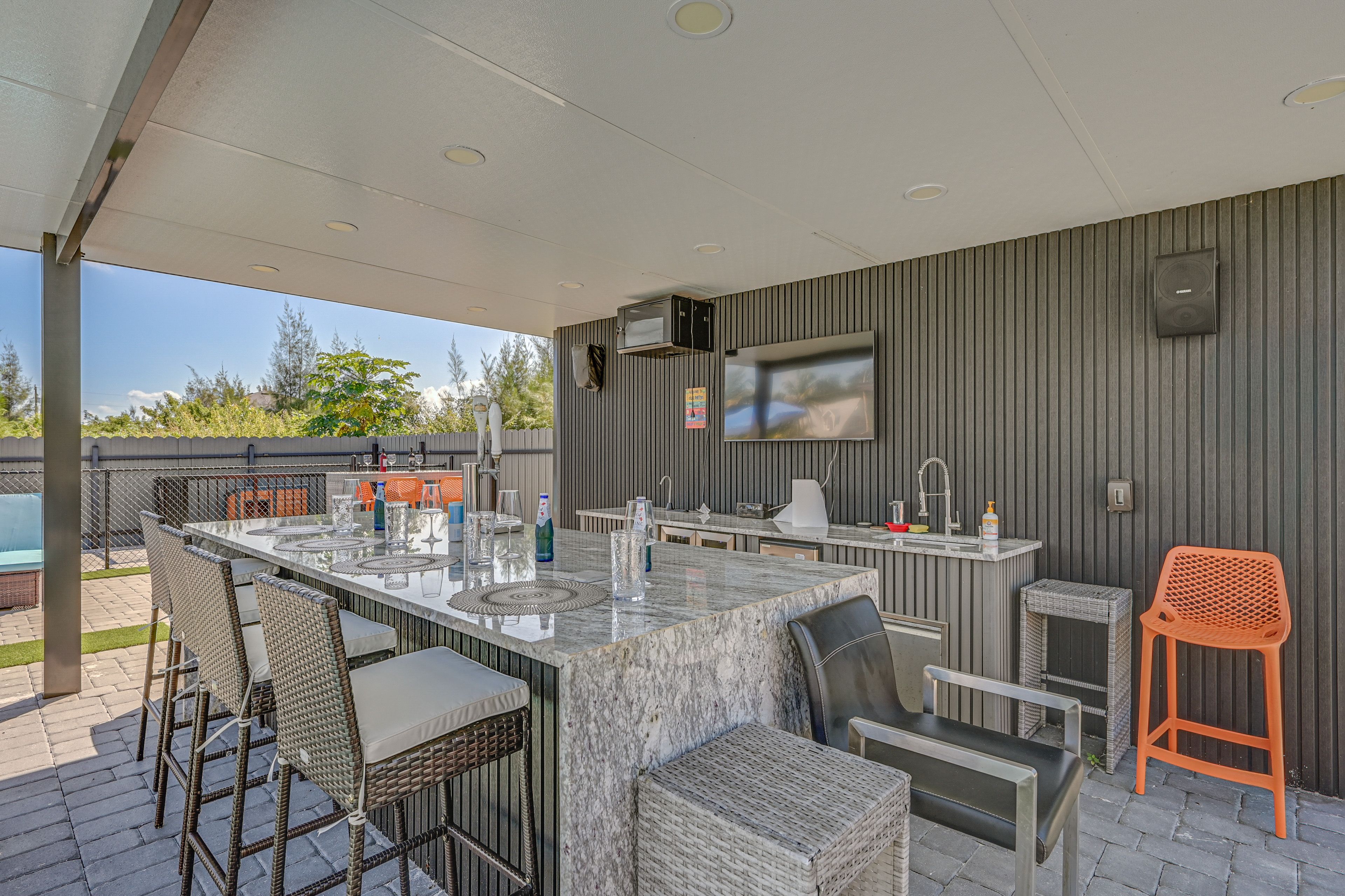 Bar | Flat-Screen TV | Outdoor Speakers