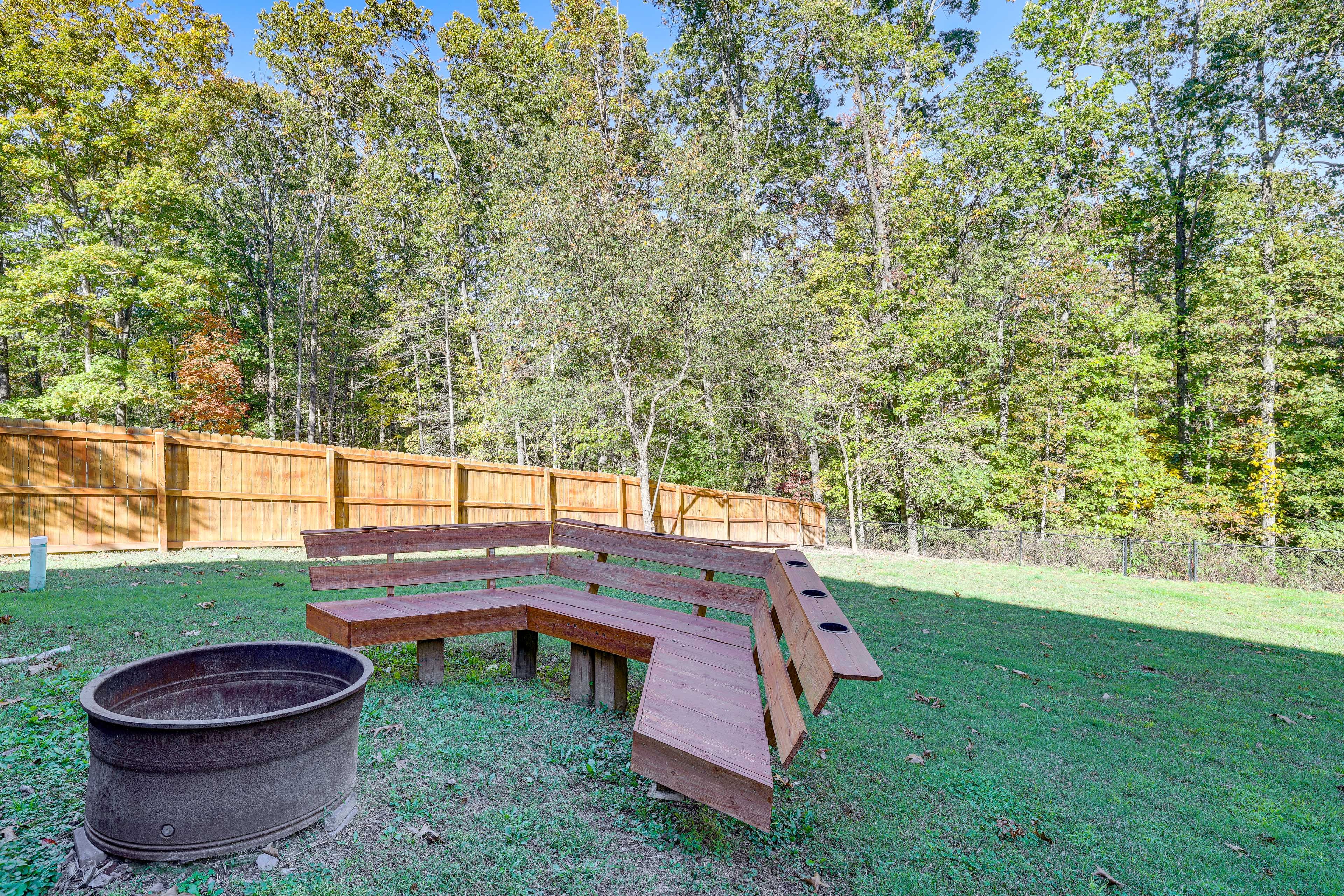 Fenced Yard | Fire Pit