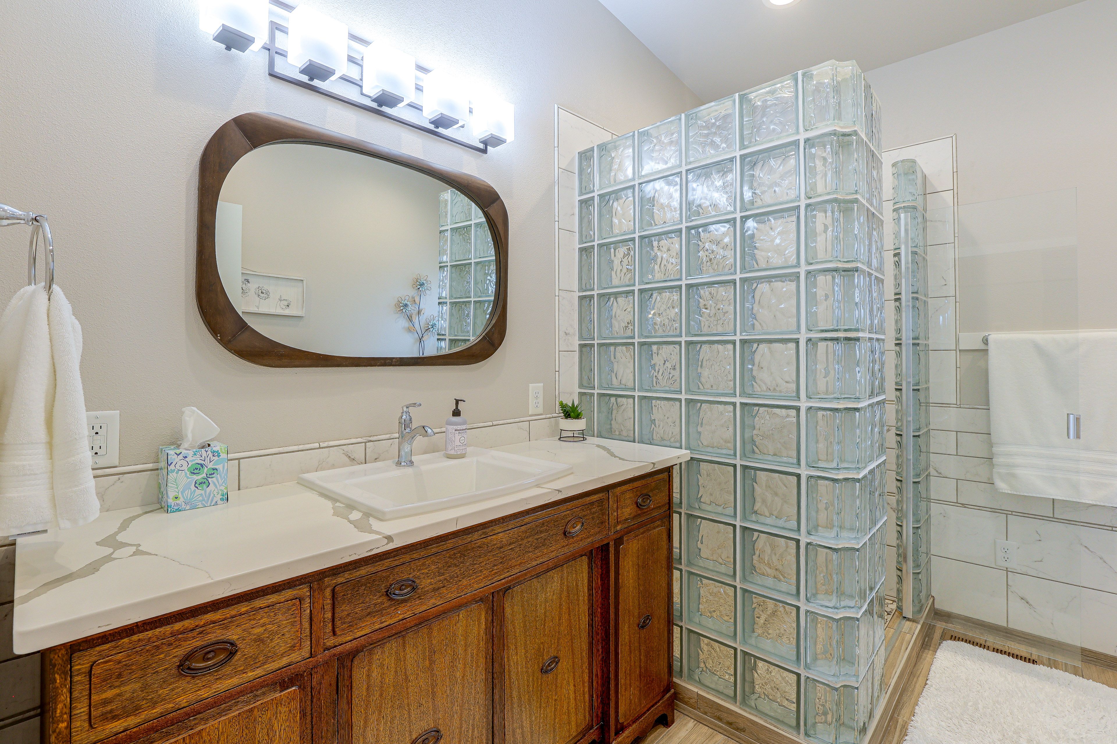 Bathroom | Jetted Tub | 2nd Floor