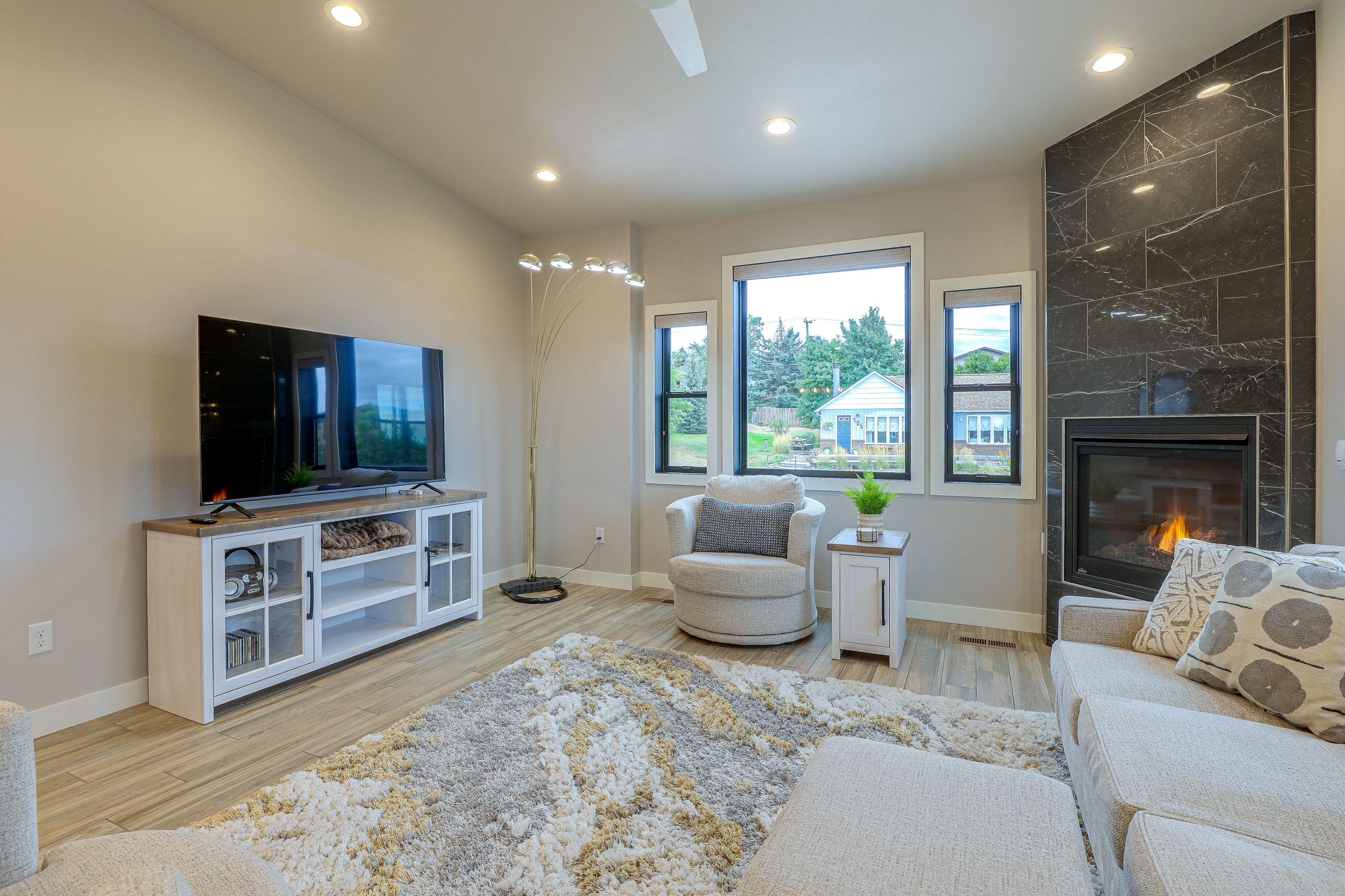 Living Room | Queen Sleeper Sofa | Desk | 2nd Floor