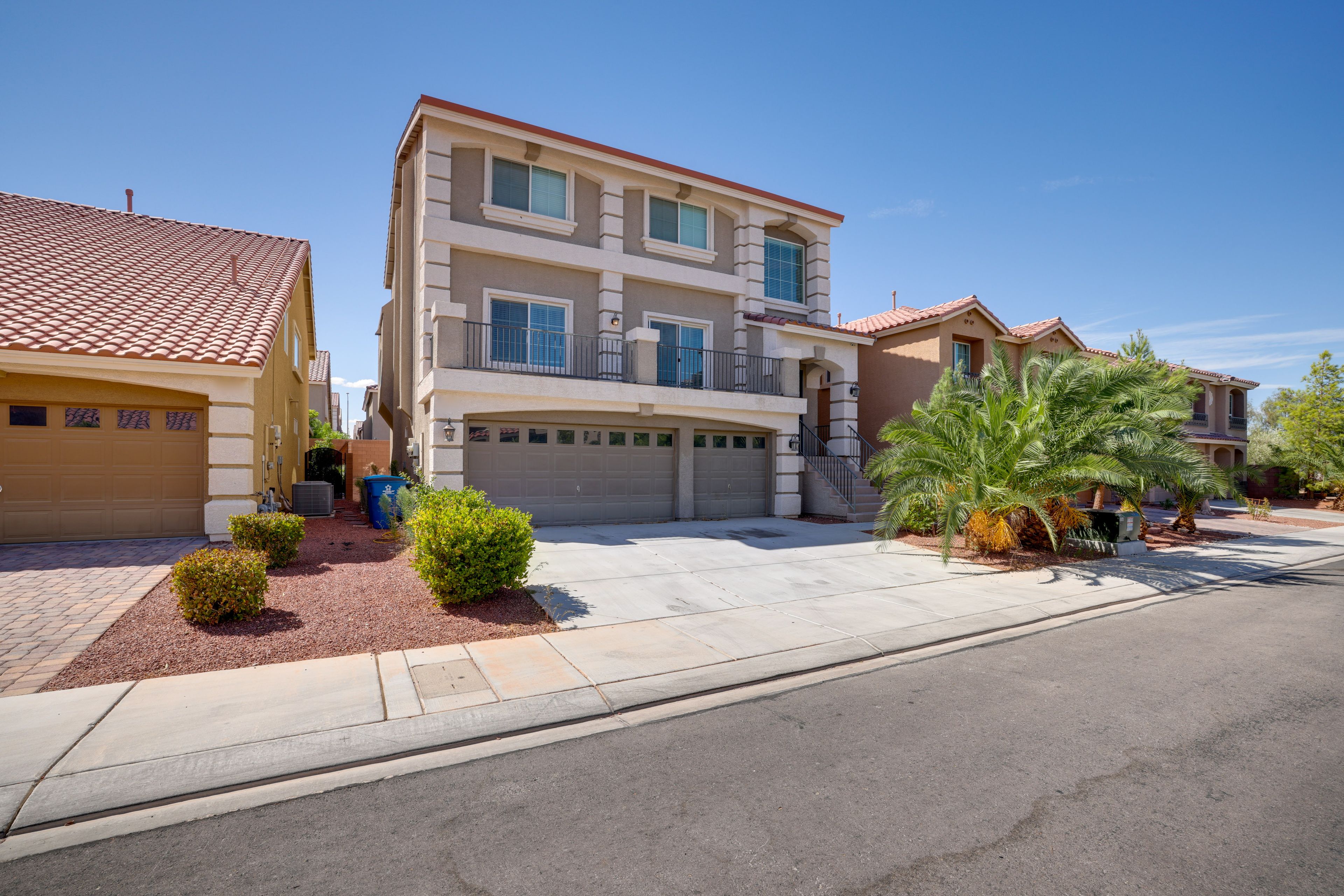 Driveway Parking | 2 Vehicles