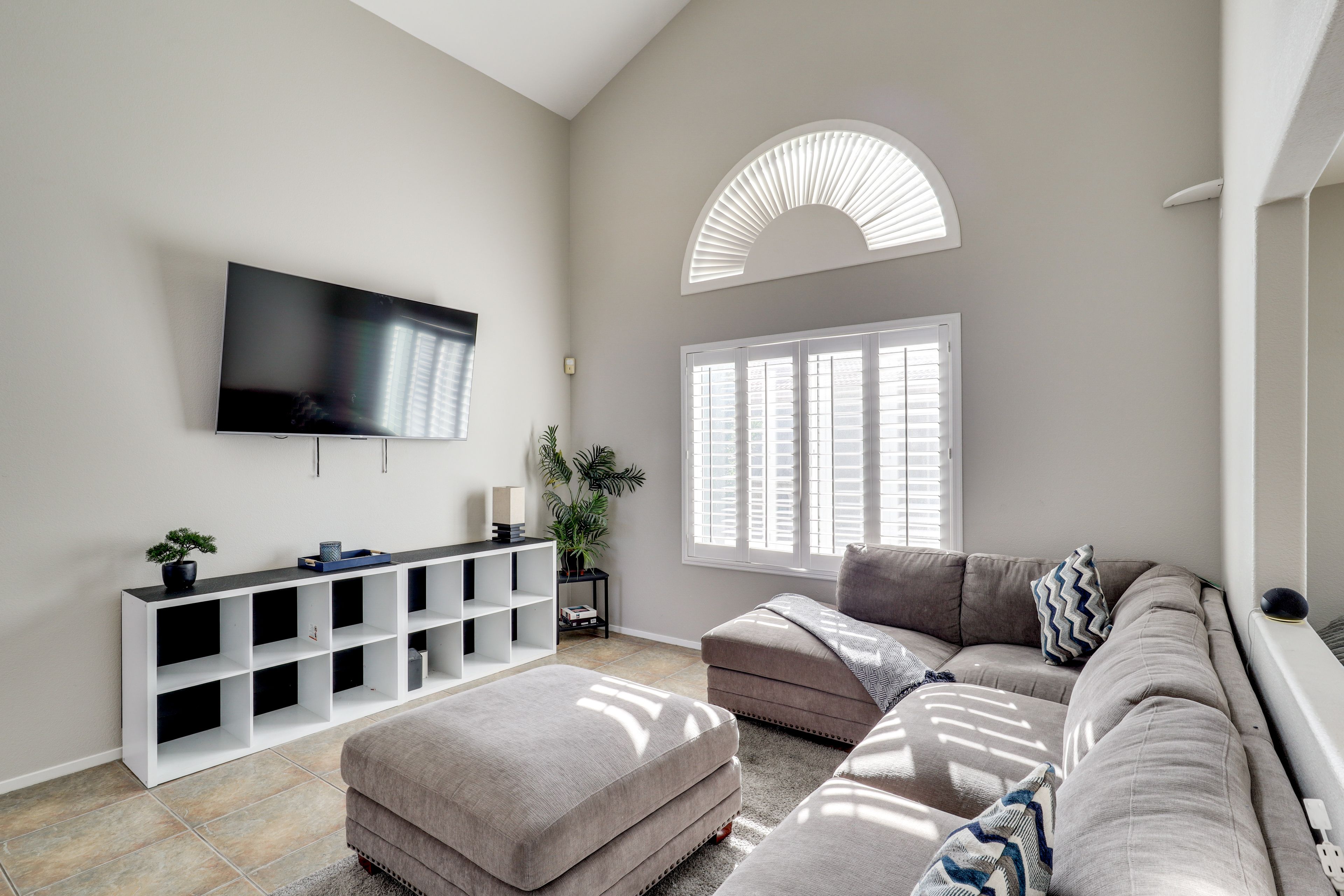 Living Room | Smart TV | Free WiFi | 1st Floor