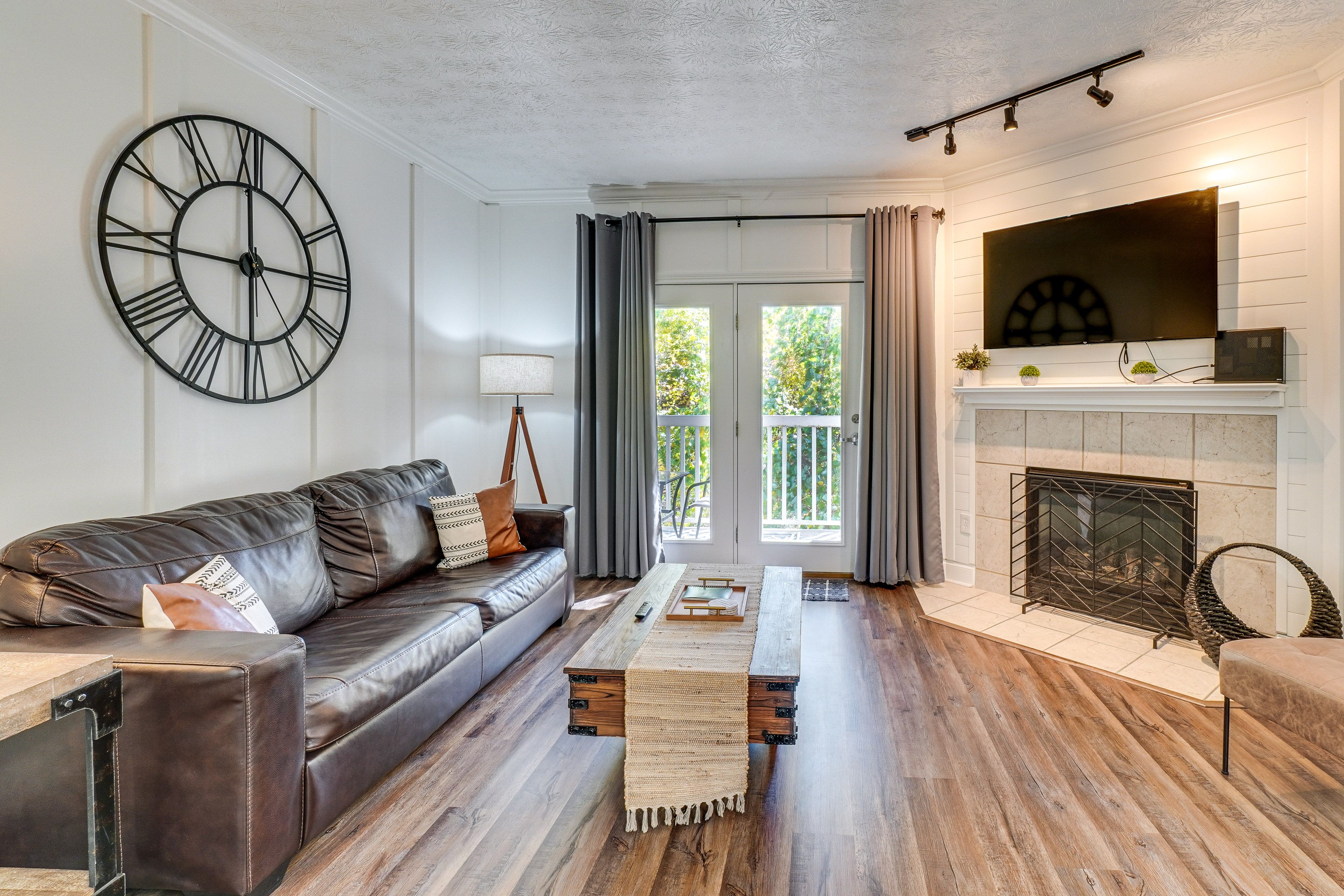 Pigeon Forge Vacation Rental | 1BR | 1BA | 800 Sq Ft | Step-Free Access