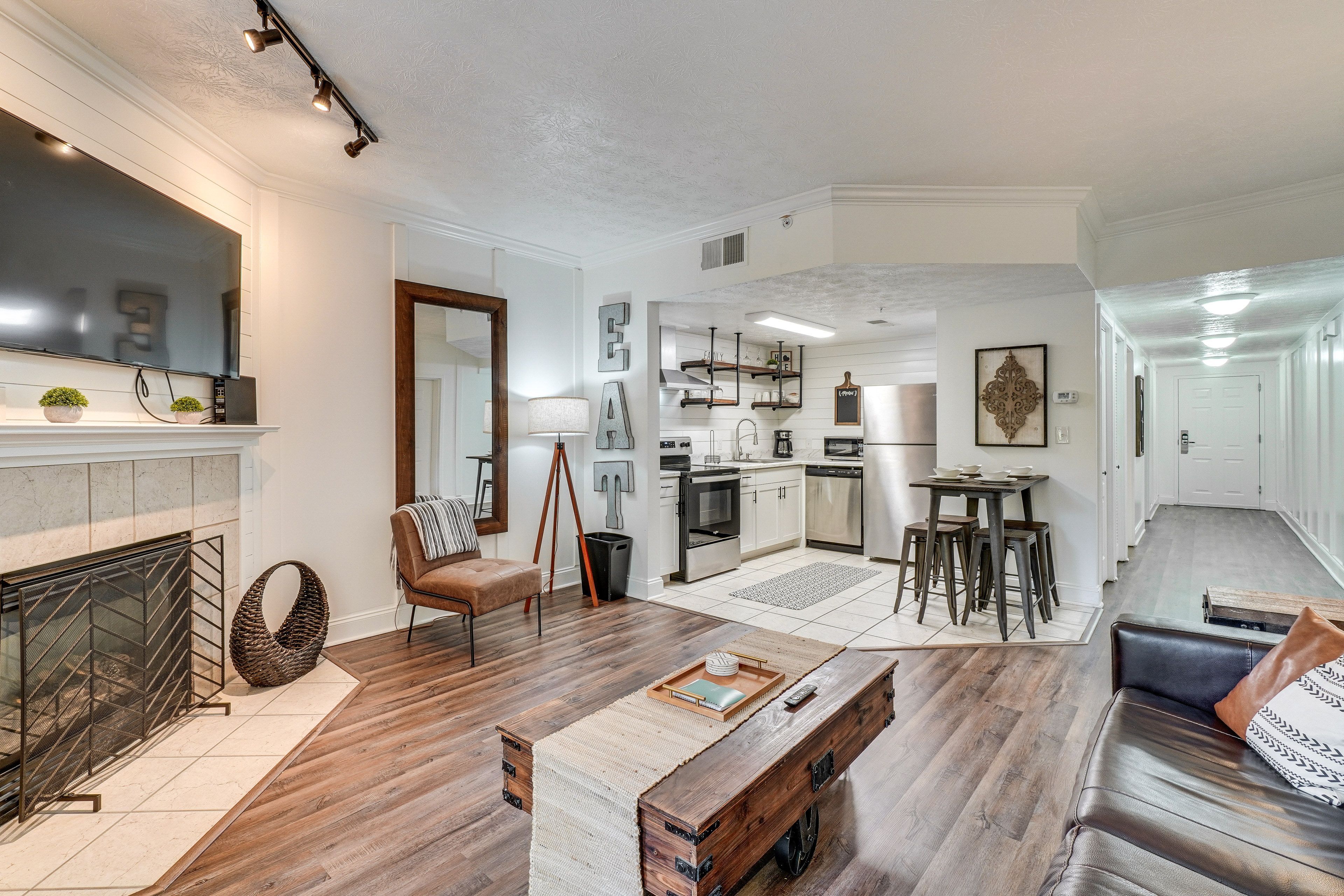 Living Room | Full Sleeper Sofa | Free WiFi