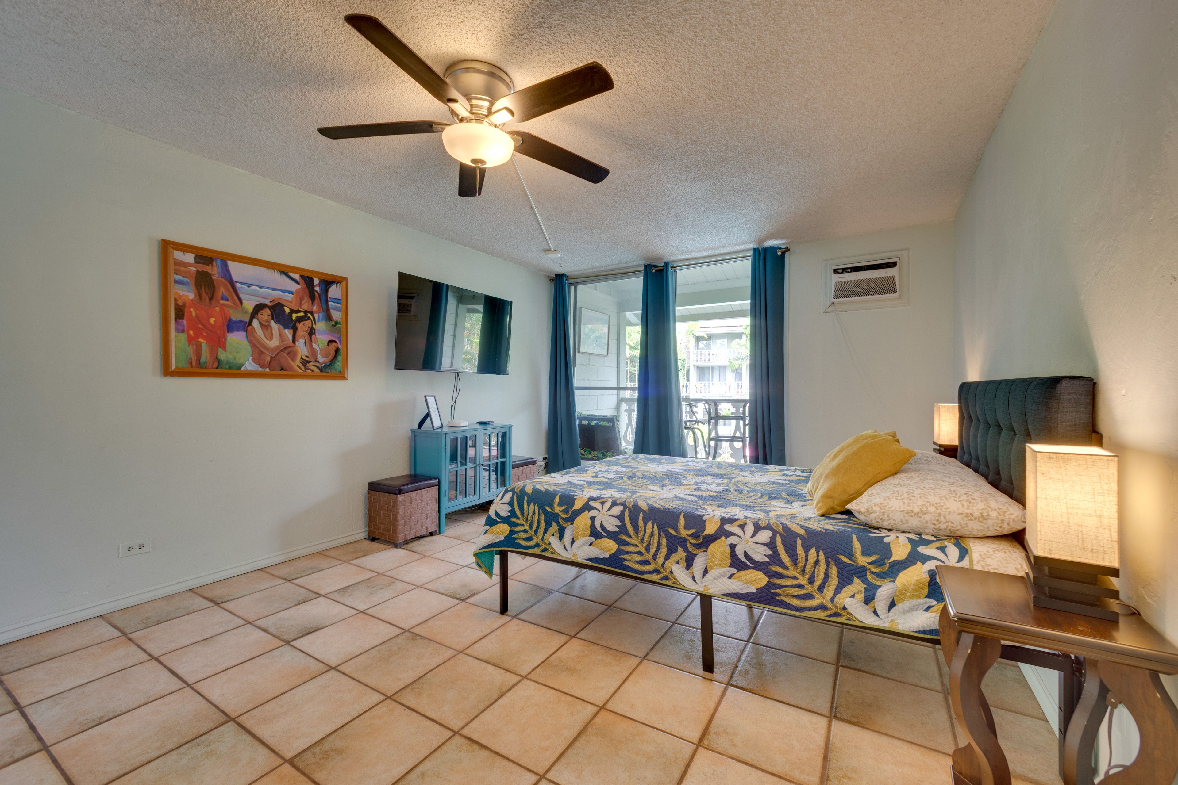 Studio Interior | Free WiFi | Central A/C | Smart TV