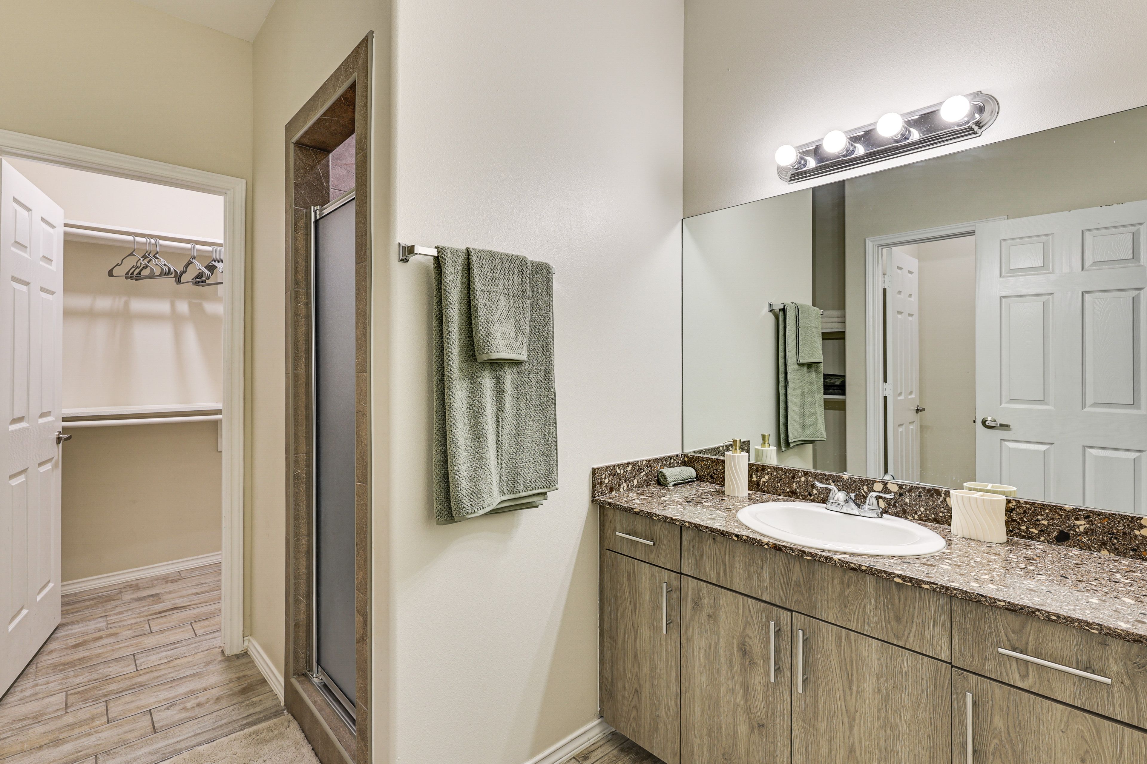 En-Suite Bathroom | Walk-In Closet | Towels Provided