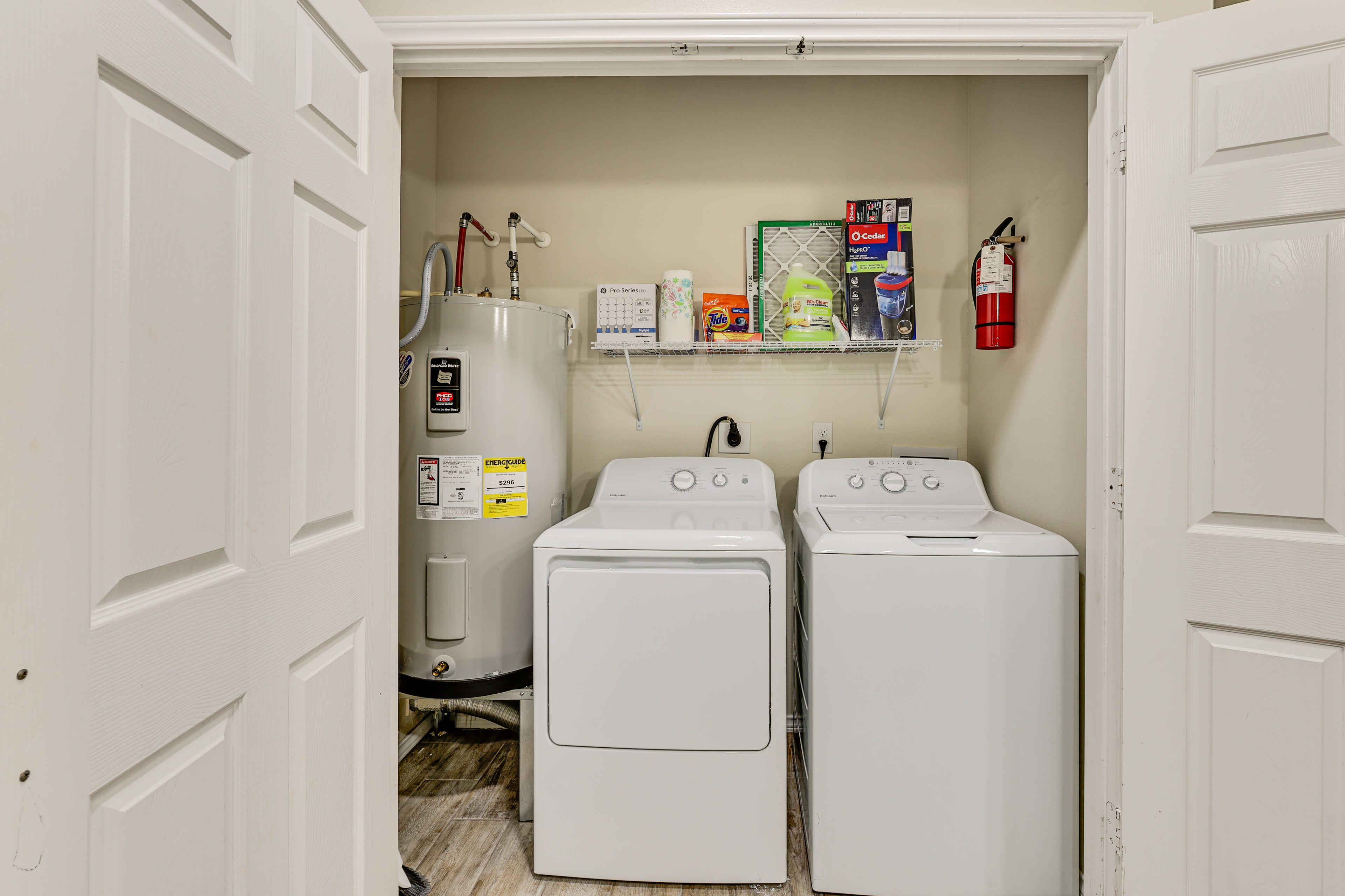 Laundry Closet | Washer & Dryer