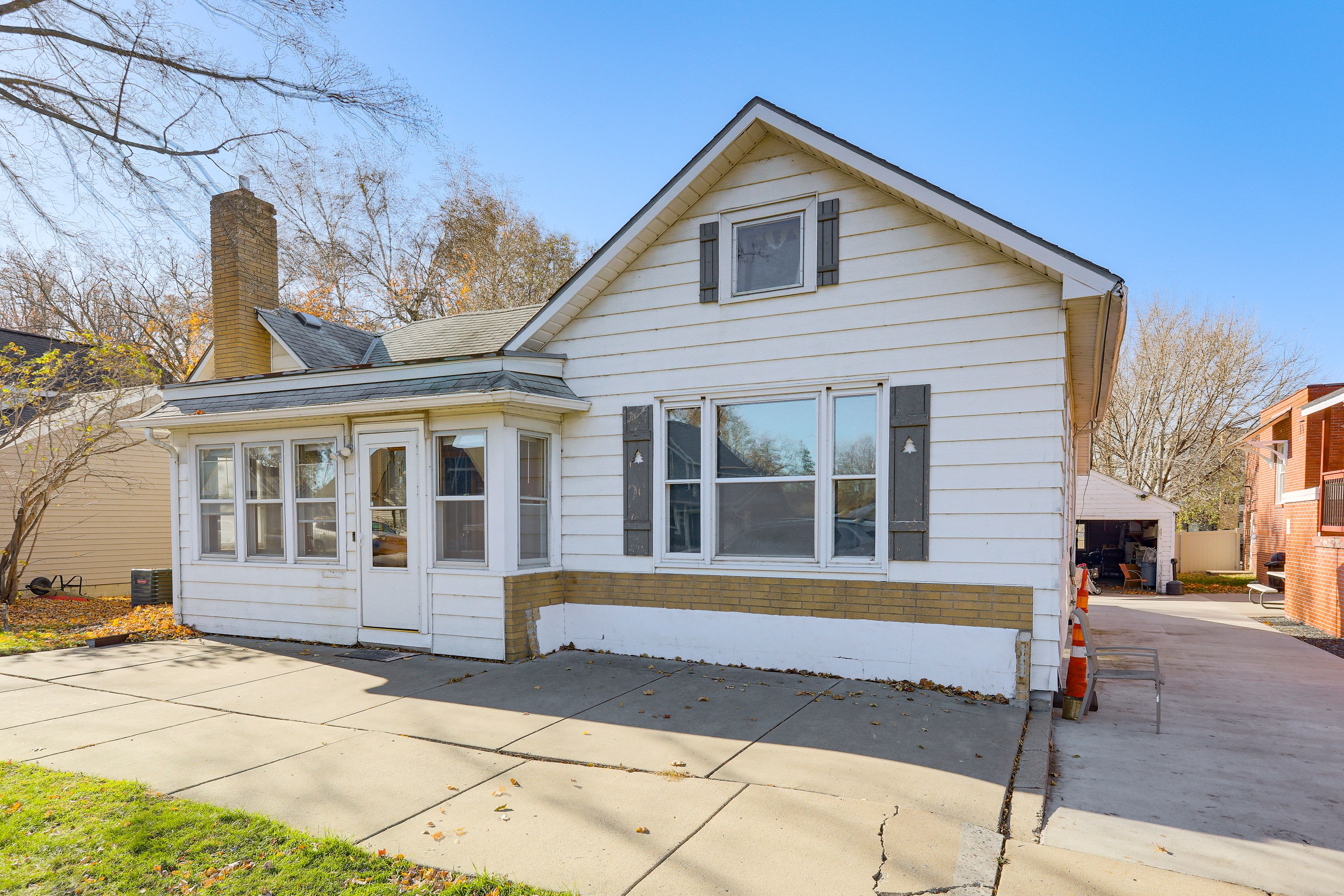 Parking | Free Street Parking (First-Come, First-Served)