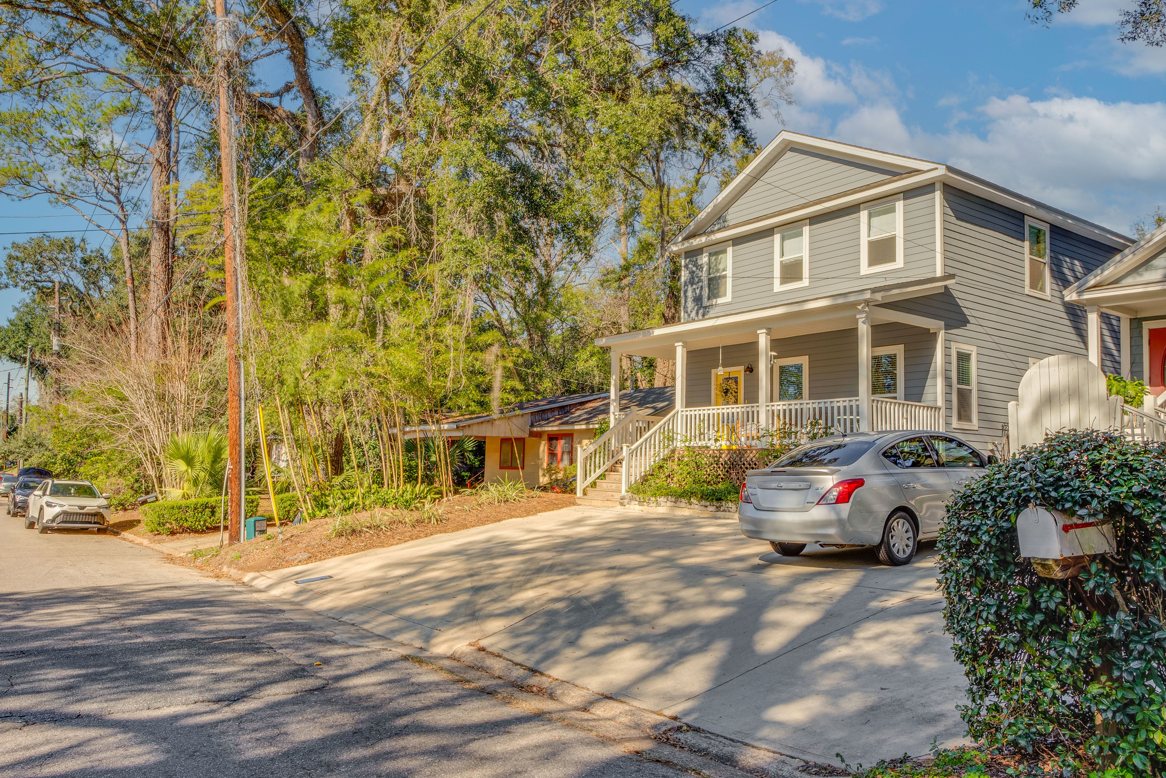 Parking | Driveway (2 Vehicles)