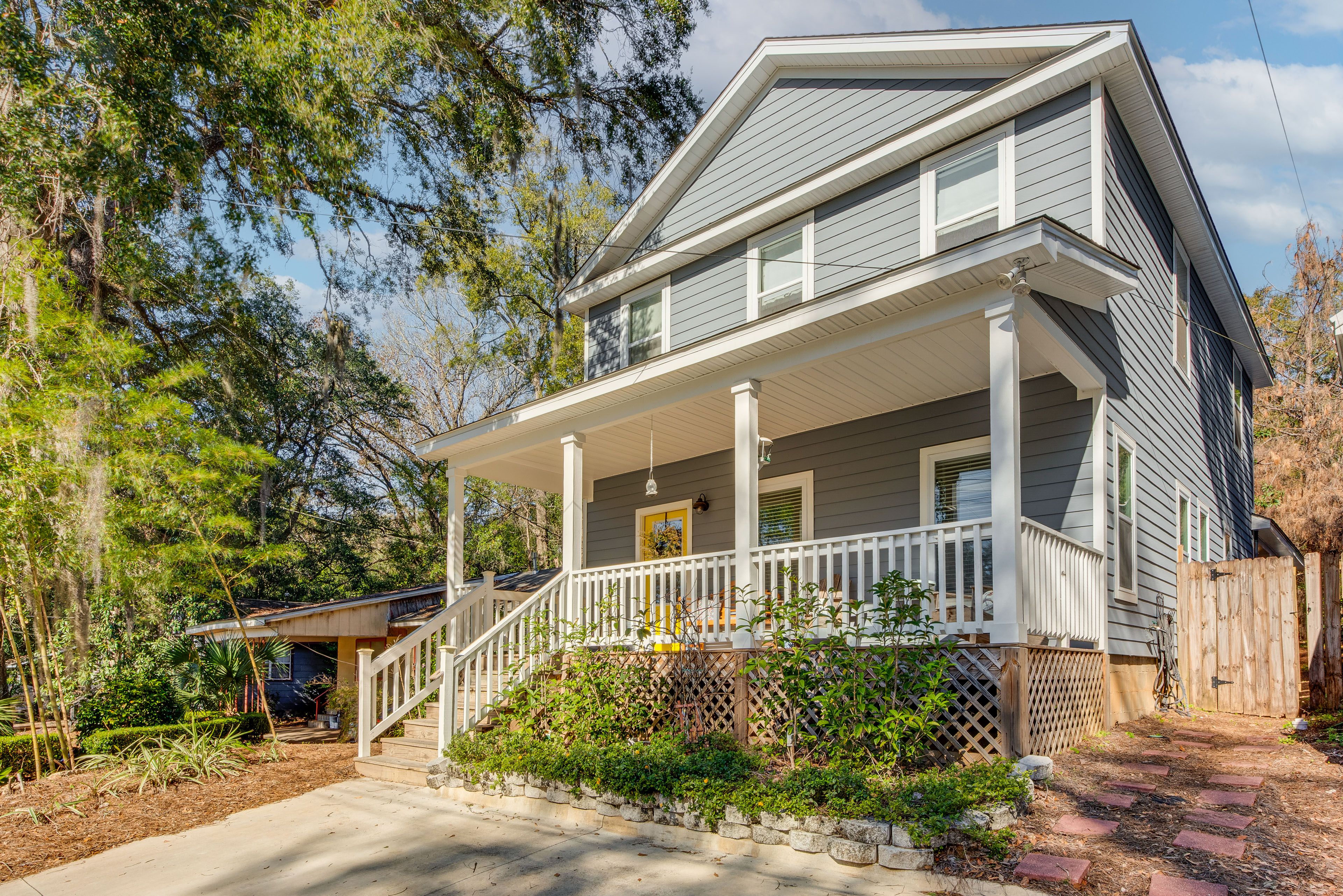 2-Story House | 2 Mi to Doak S. Campbell Stadium