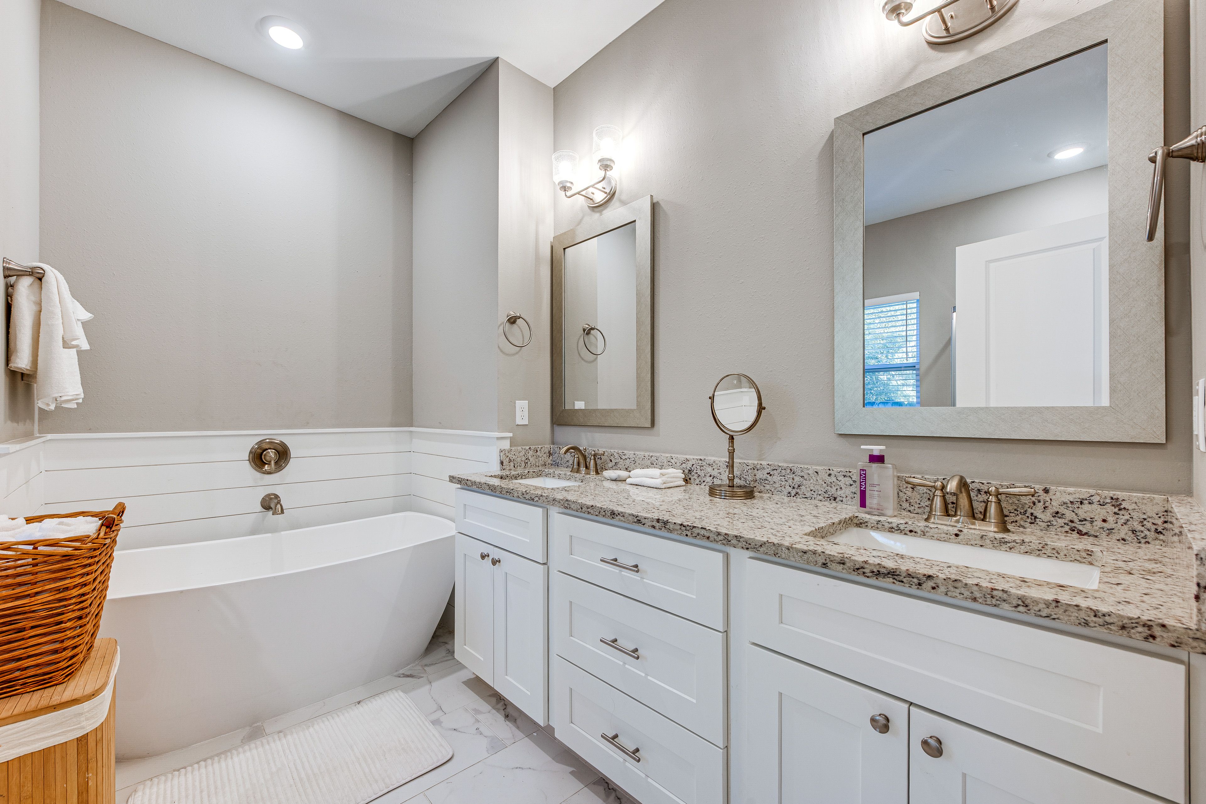 En-Suite Bathroom | 1st Floor | Towels Provided