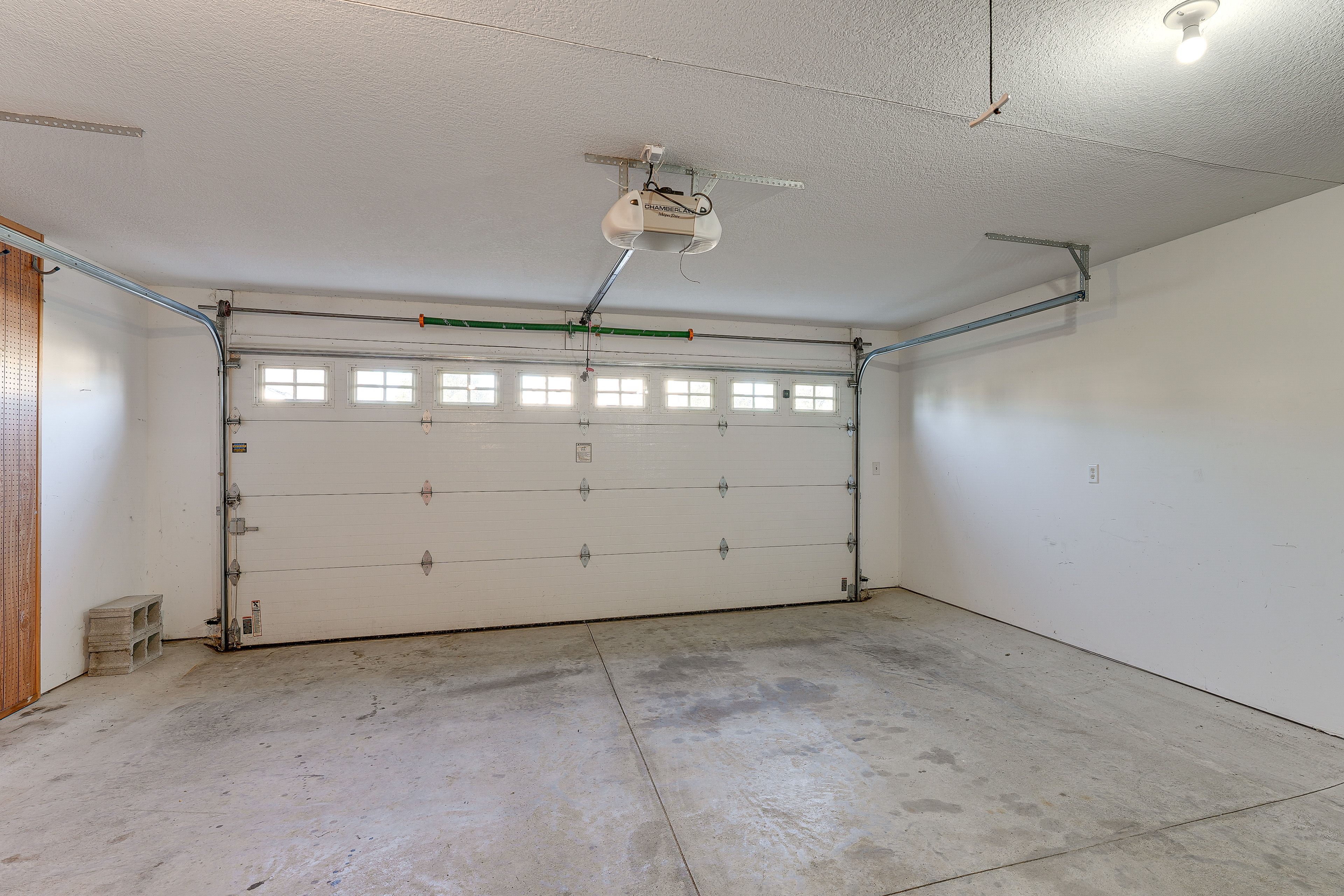 Parking | Garage (2 Vehicles)