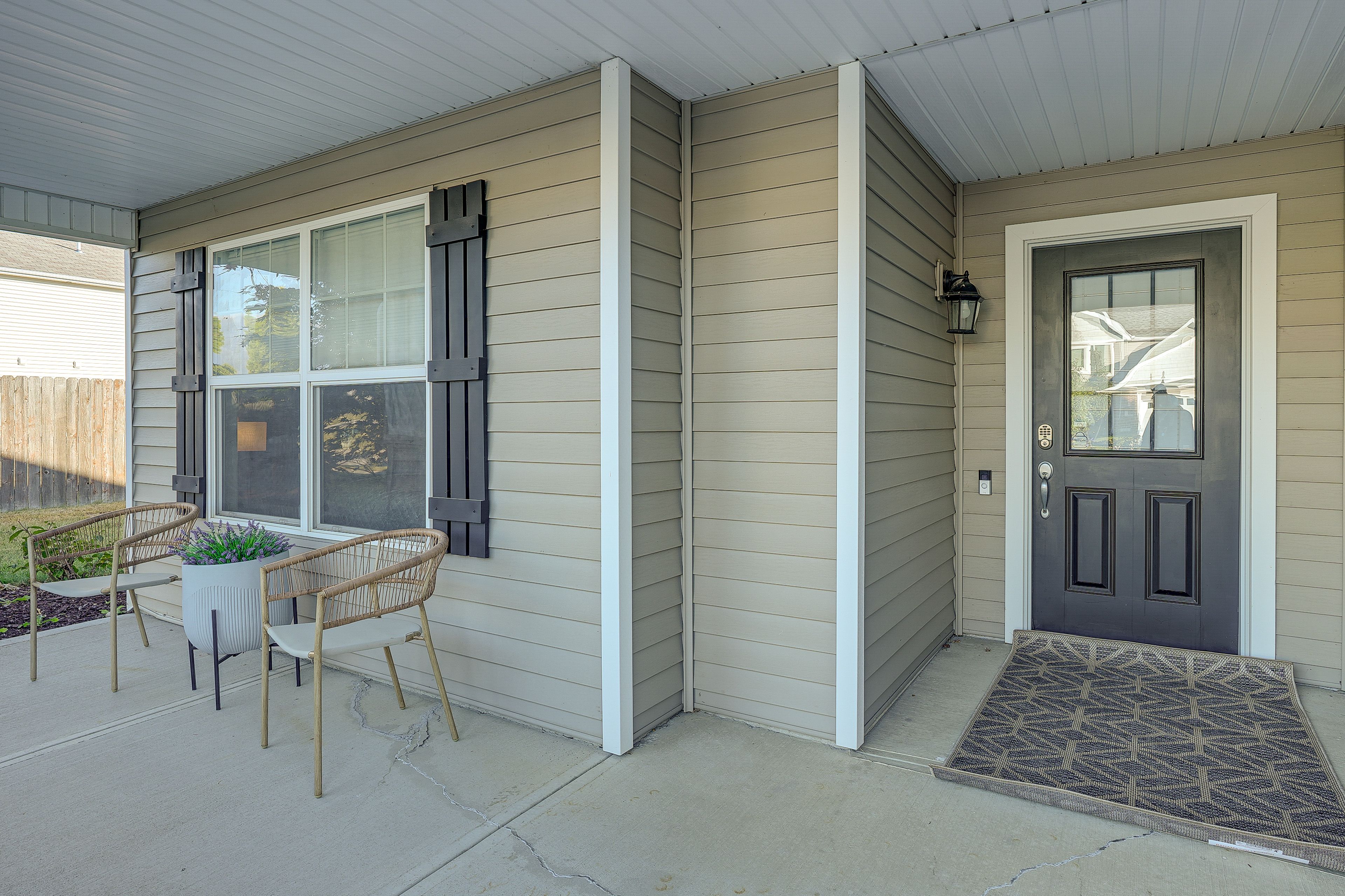 Covered Porch | Seating
