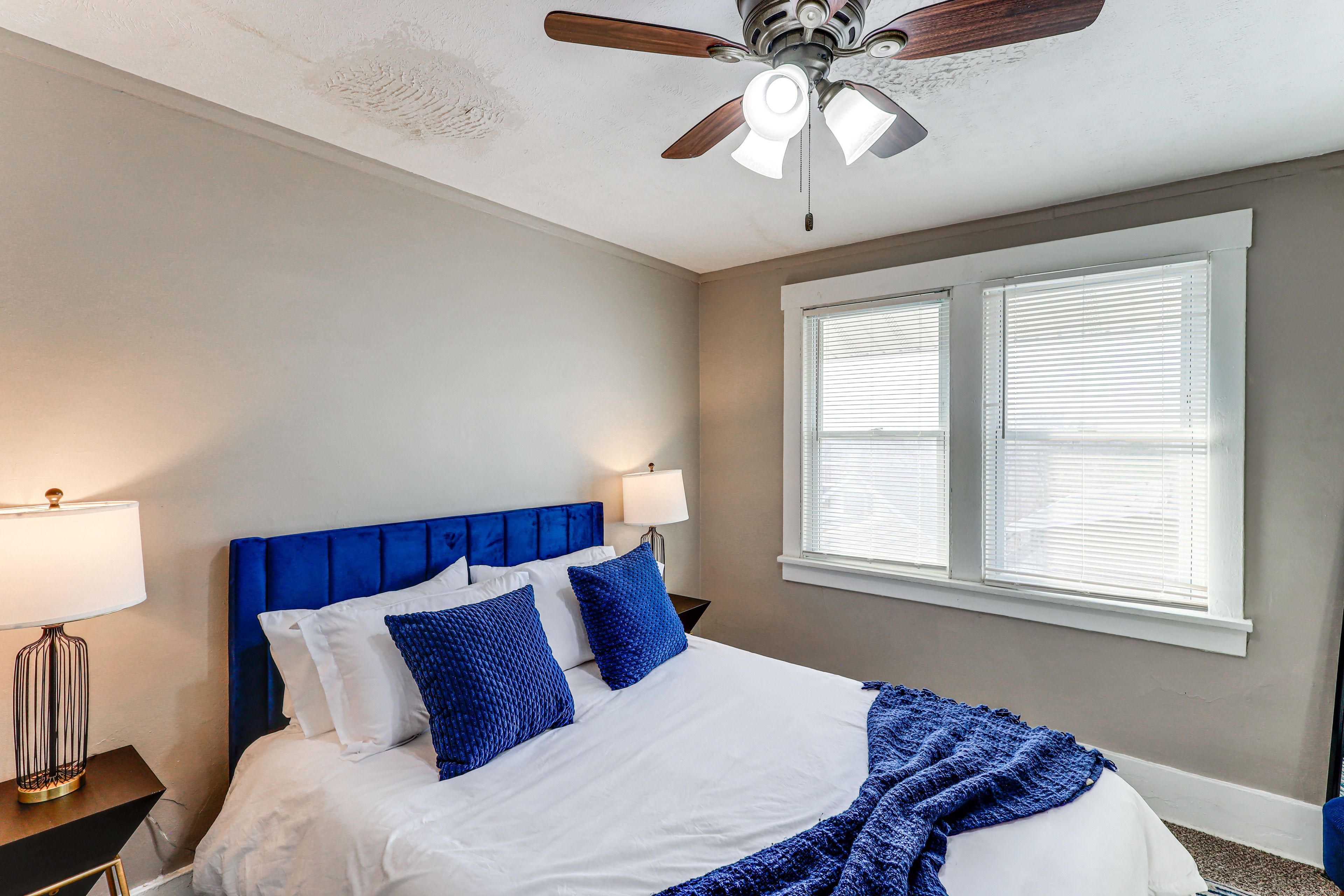 Bedroom 2 | 2nd Floor | Queen Bed