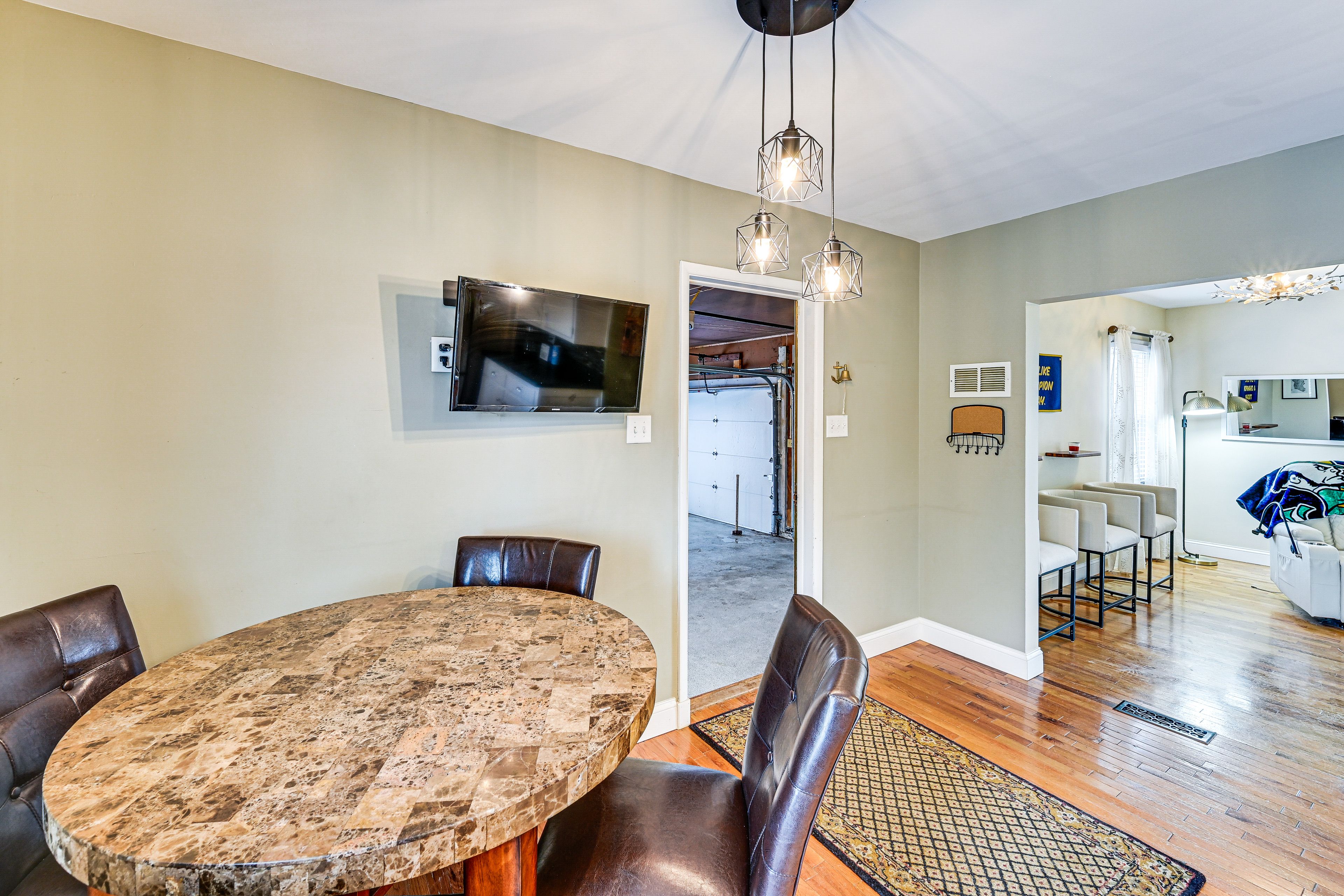 Dining Area | Main Floor | Dishes & Flatware Provided